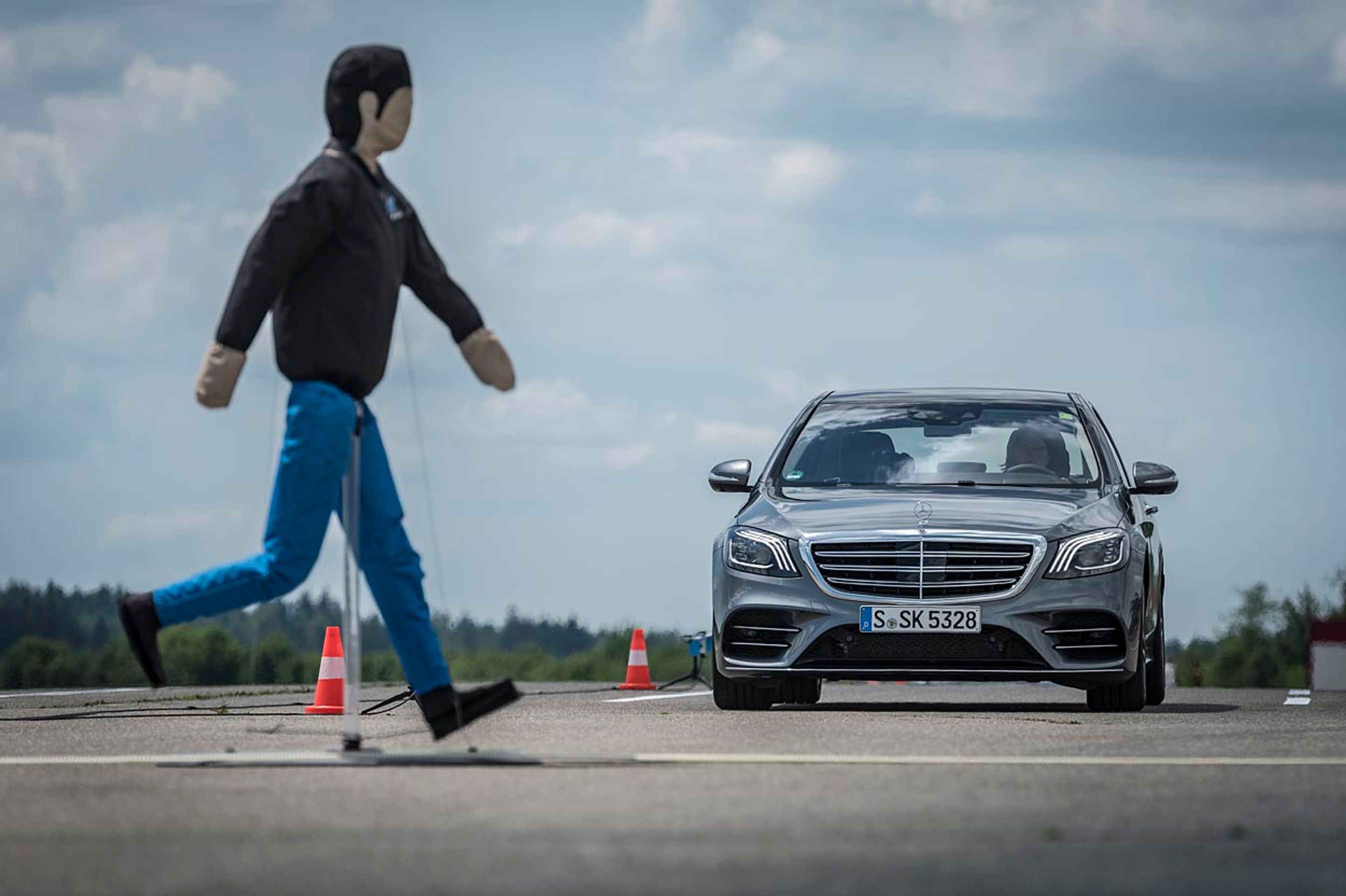 En af nyhederne er det opdaterede sikkerhedsudstyr, der bremser for stort set alle forhindringer ved alle hastigheder.