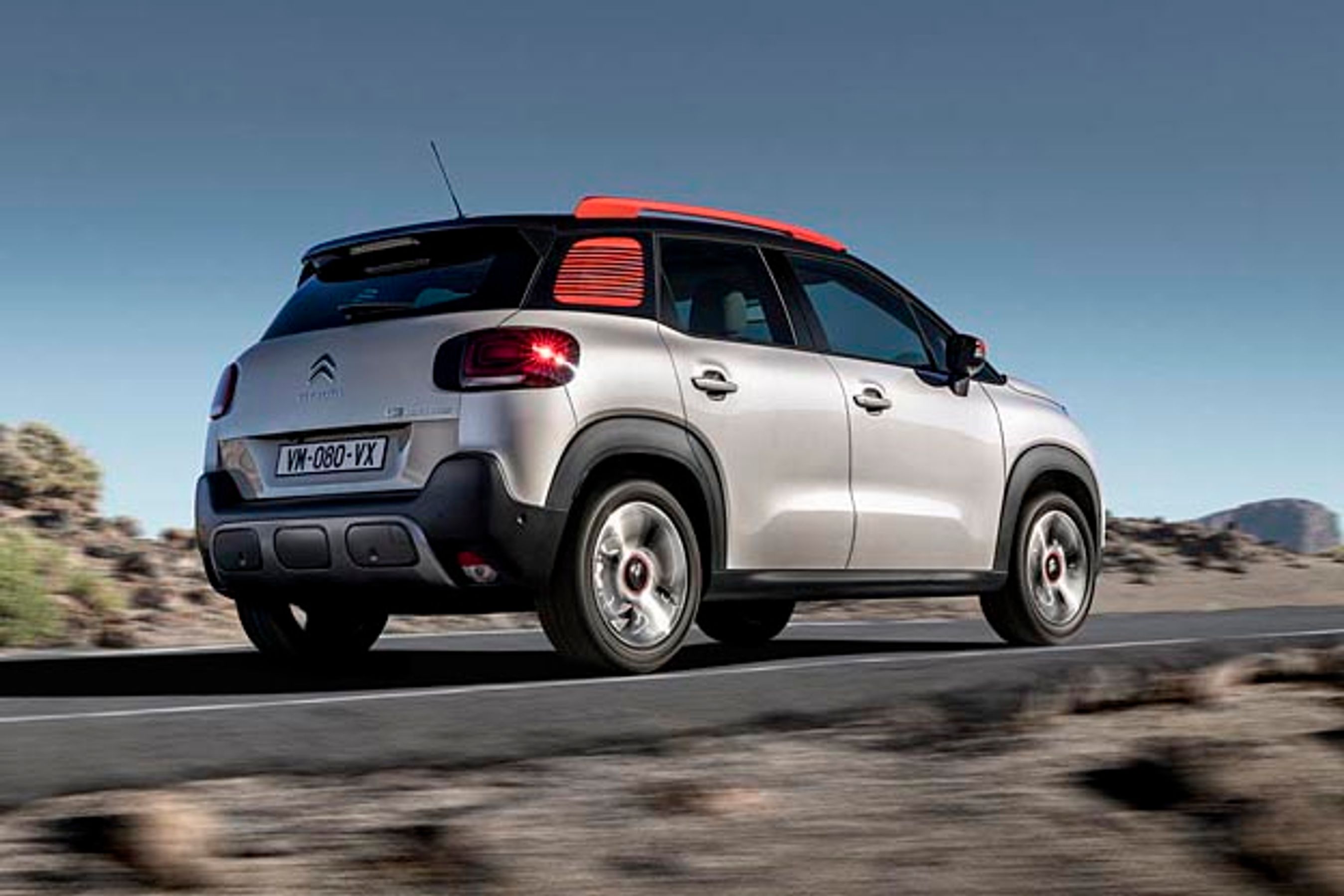 Masser af farver, sjove former og god komfort kendetegner derfor den nye mini-SUV Citroën C3. Motor har prøvet den og blev glad.