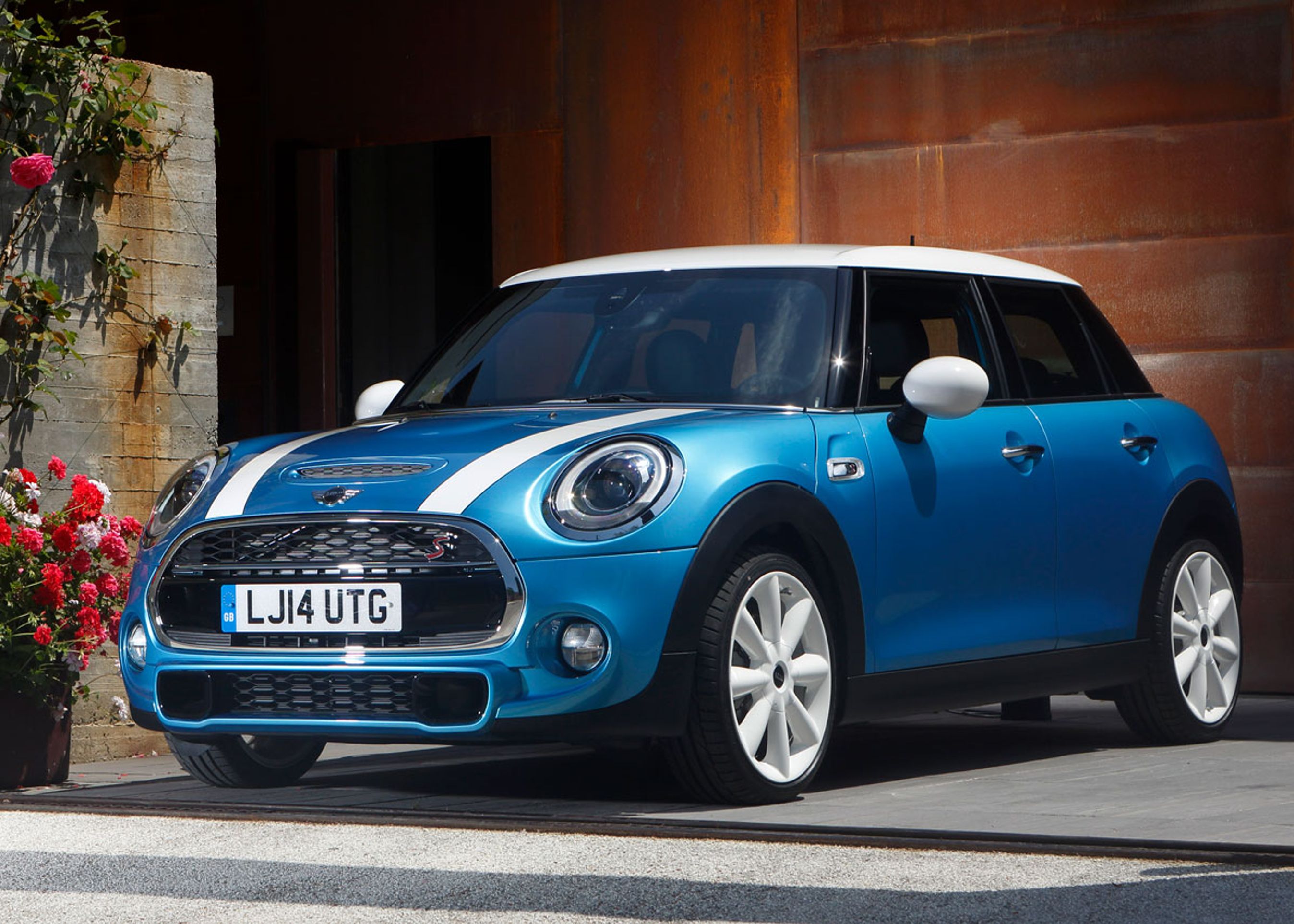 Mini kommer til oktober som nærmest helt almindelig femdørs hatchback.