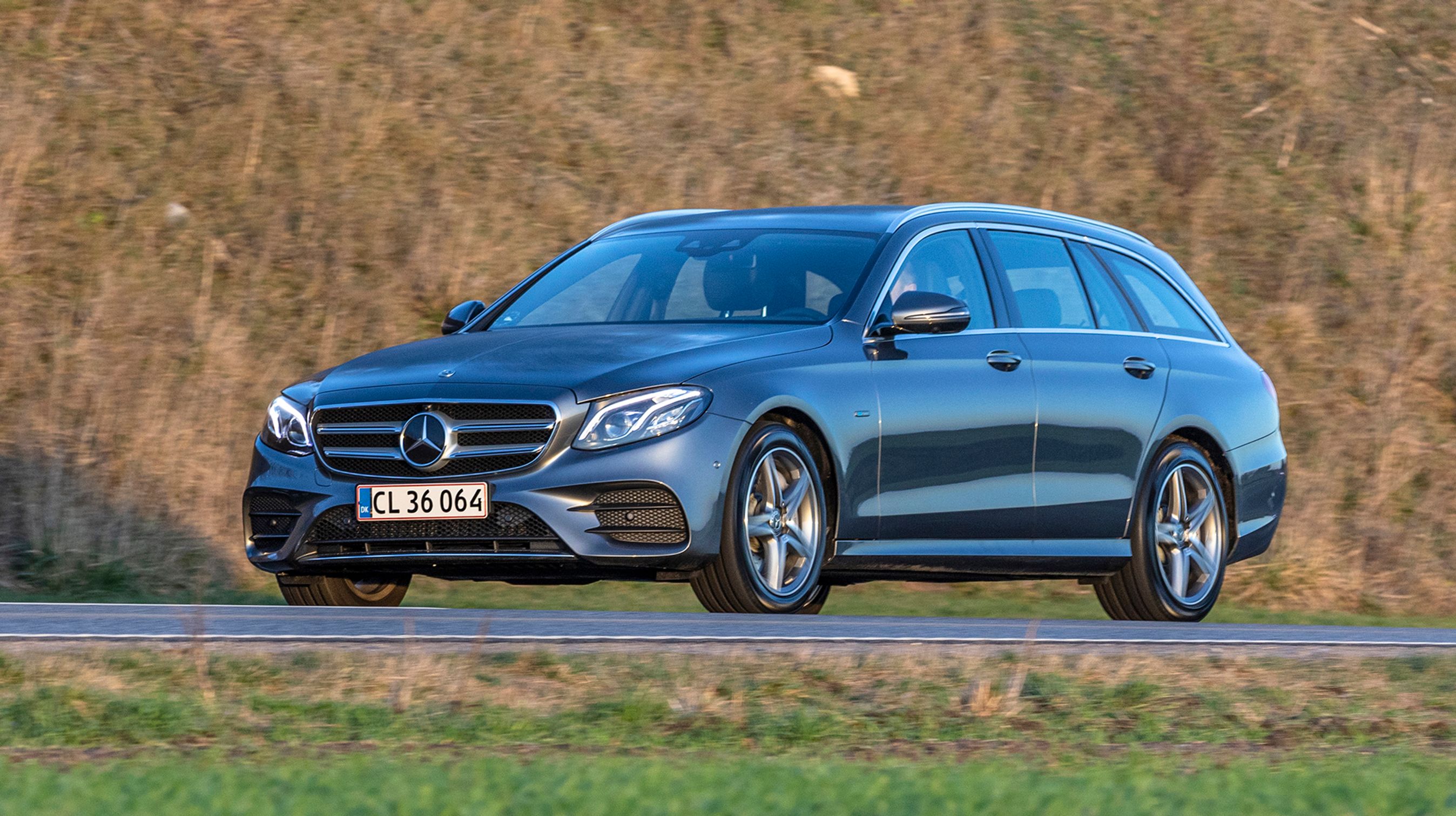 E-klassen er stor og tung, og det koster på rækkevidden, som vi målte til bare 26 km.