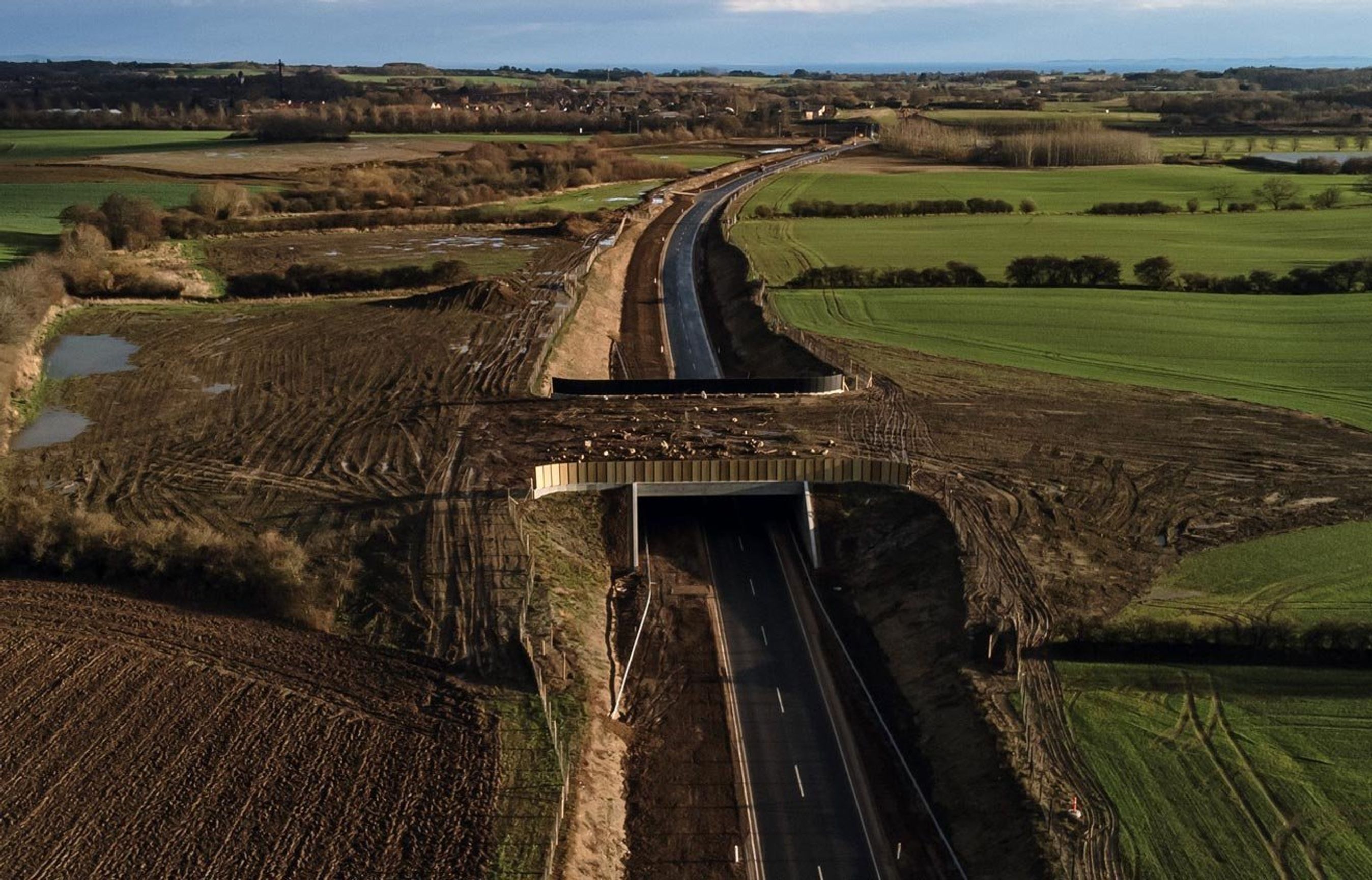 Giver Ringvej er en 12 km lang landevej syd om Aarhus. Der er blandt anlagt en stor faunapassage, så dyr sikkert kan krydse trafikåren.
