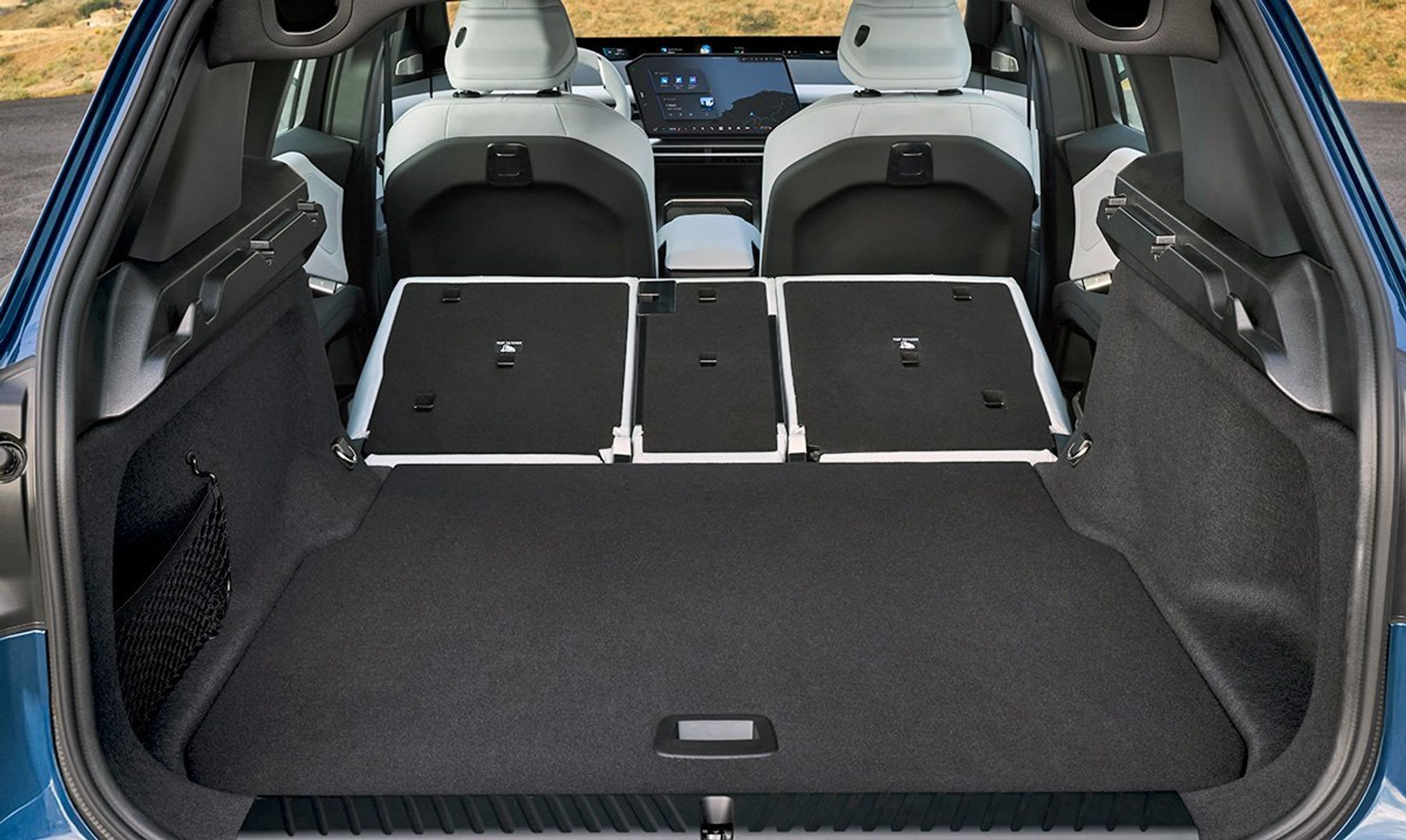 Bagagerummet i BMW iX3.