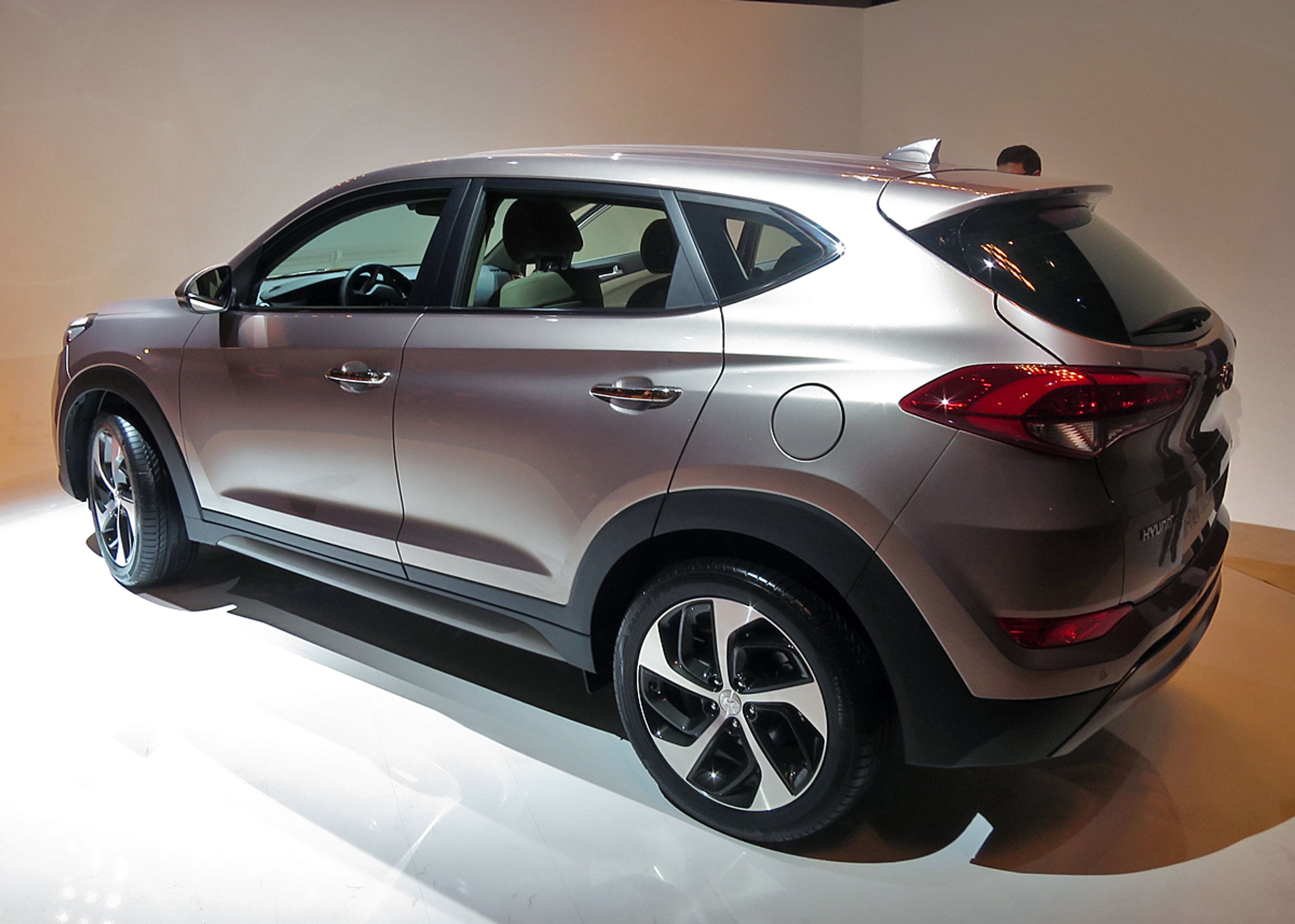 Hyundai går nu tilbage til Tucson-navnet, som den forrige generation også hed. I mellemtiden har den mellemstore SUV heddet ix35.