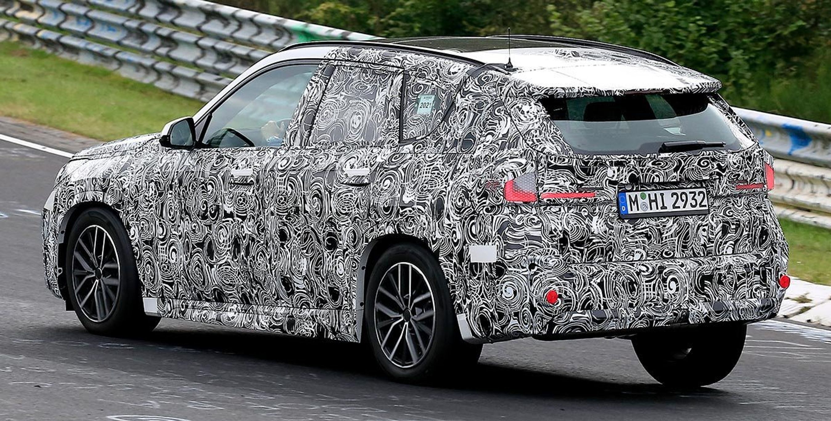 En ny BMW X1 er på vej - i årets anden halvdel eller i første halvdel af 2023. Den kommer også som elbil som en slags afløser for i3. 