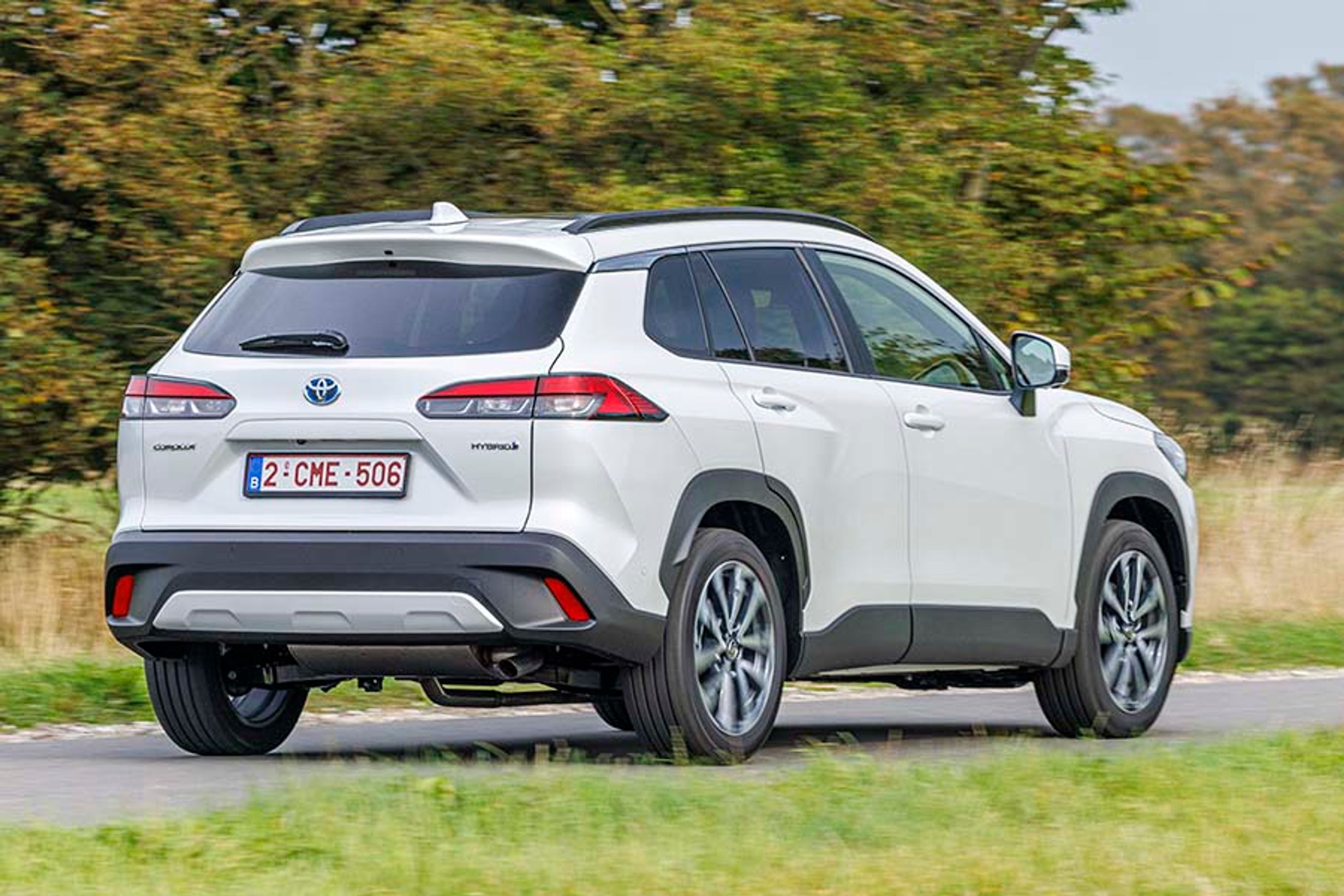 Bagtil er Corolla Cross anderledes forsigtig end forfra. Bagklappen åbner ikke særlig højt.