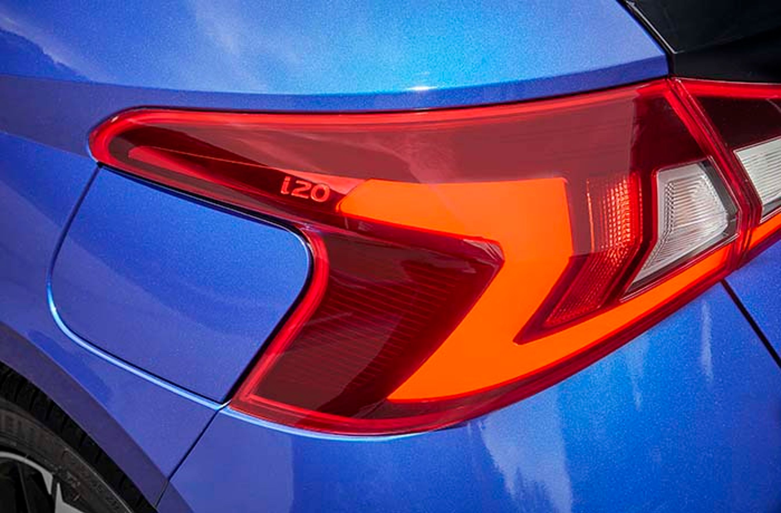 LED-kombinationsbaglygter er ekstraudstyr til 4.000 kr. og giver bilen et moderne udtryk.