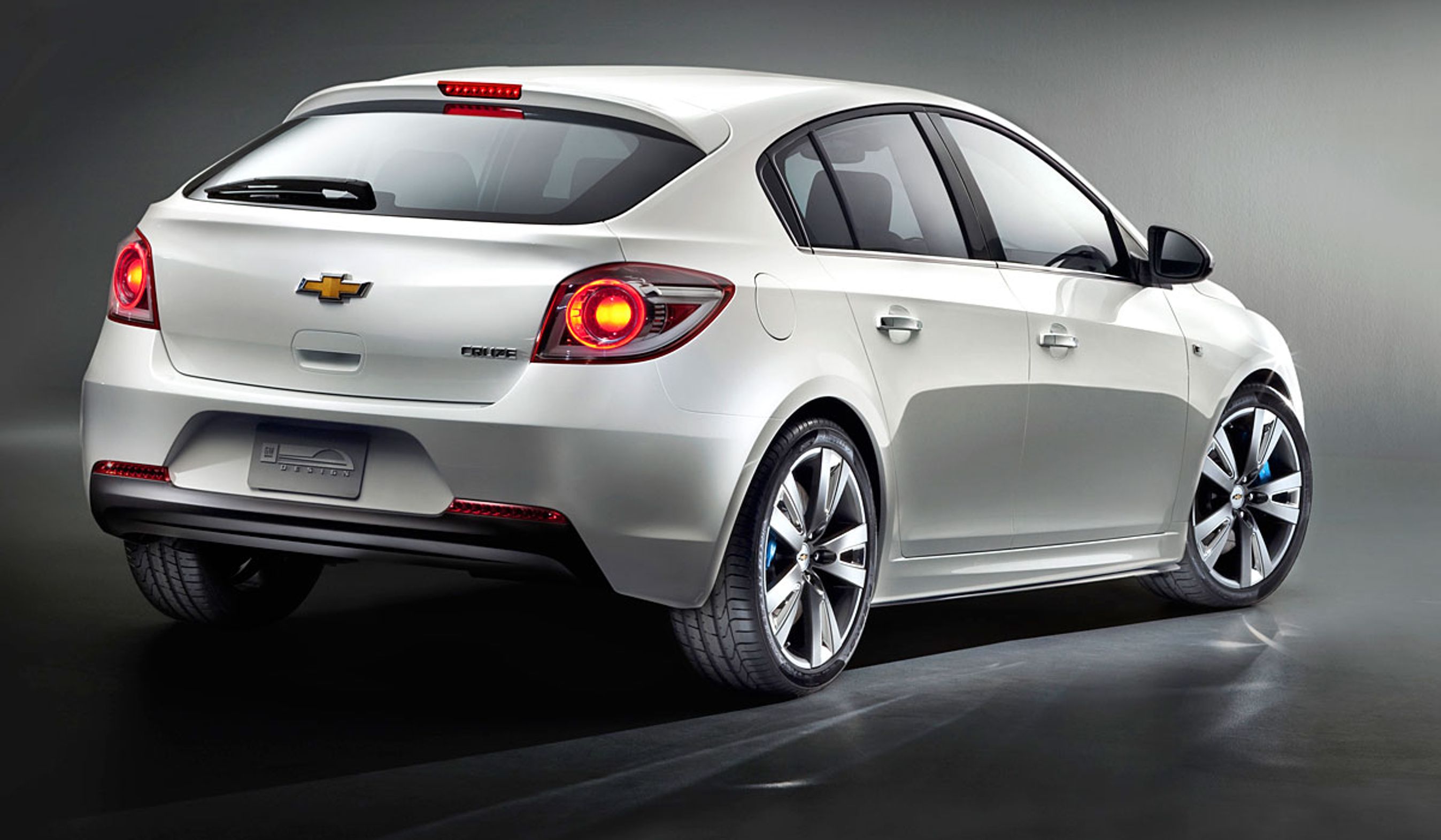 Chevrolet Cruze i den vigtige femdørs udgave har premiere på Paris-udtillingen i oktober.