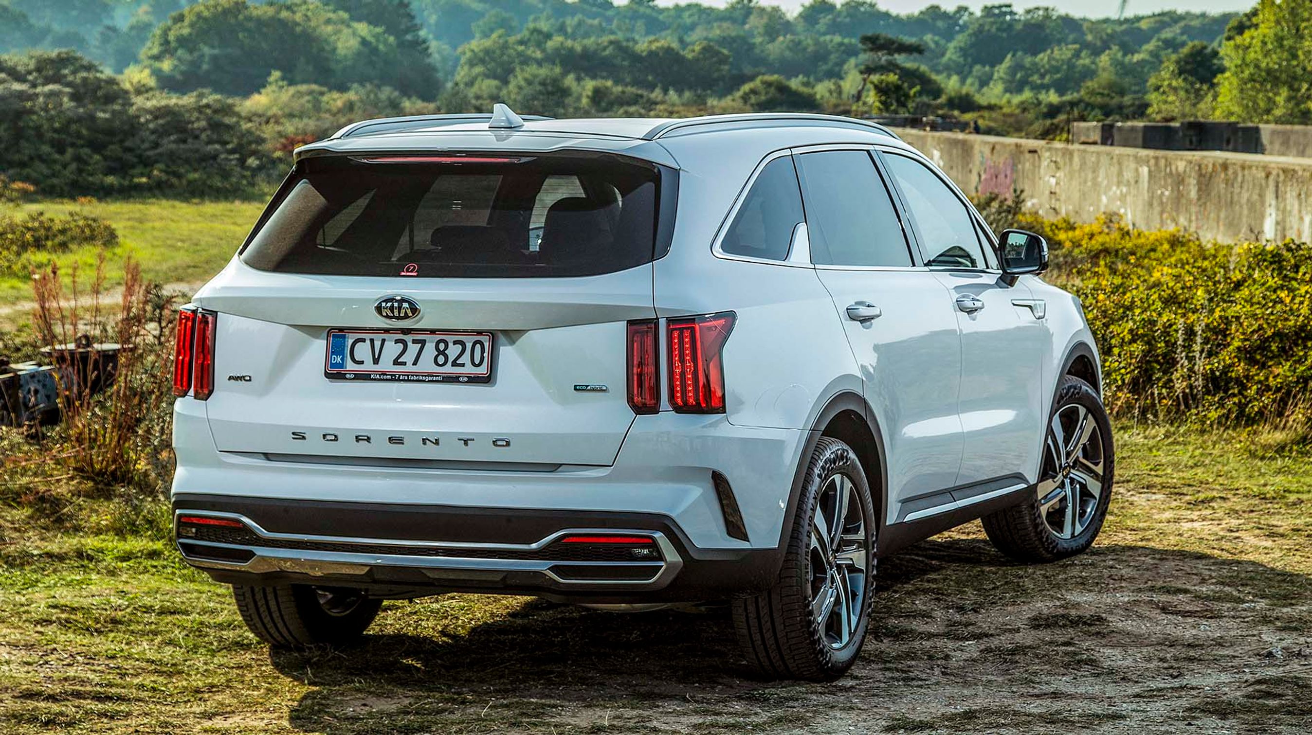 Sorento kommer i tre udstyrsversioner, Prestige, Upgrade og Premium. Her er det topudgaven, der er kommet lidt væk fra asfaltvejene.