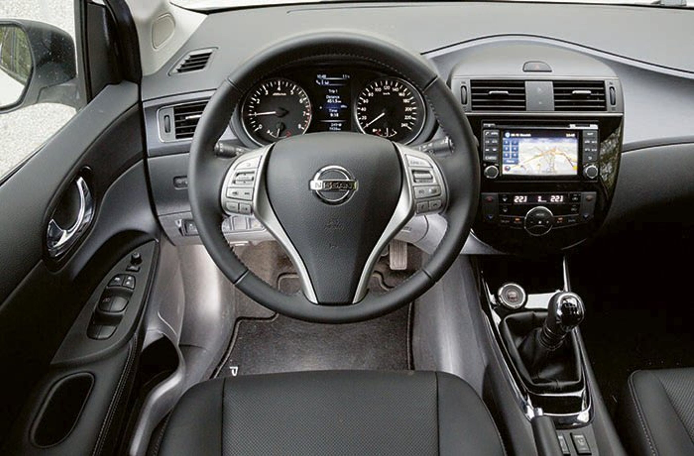 Nissan PUlsar kabine