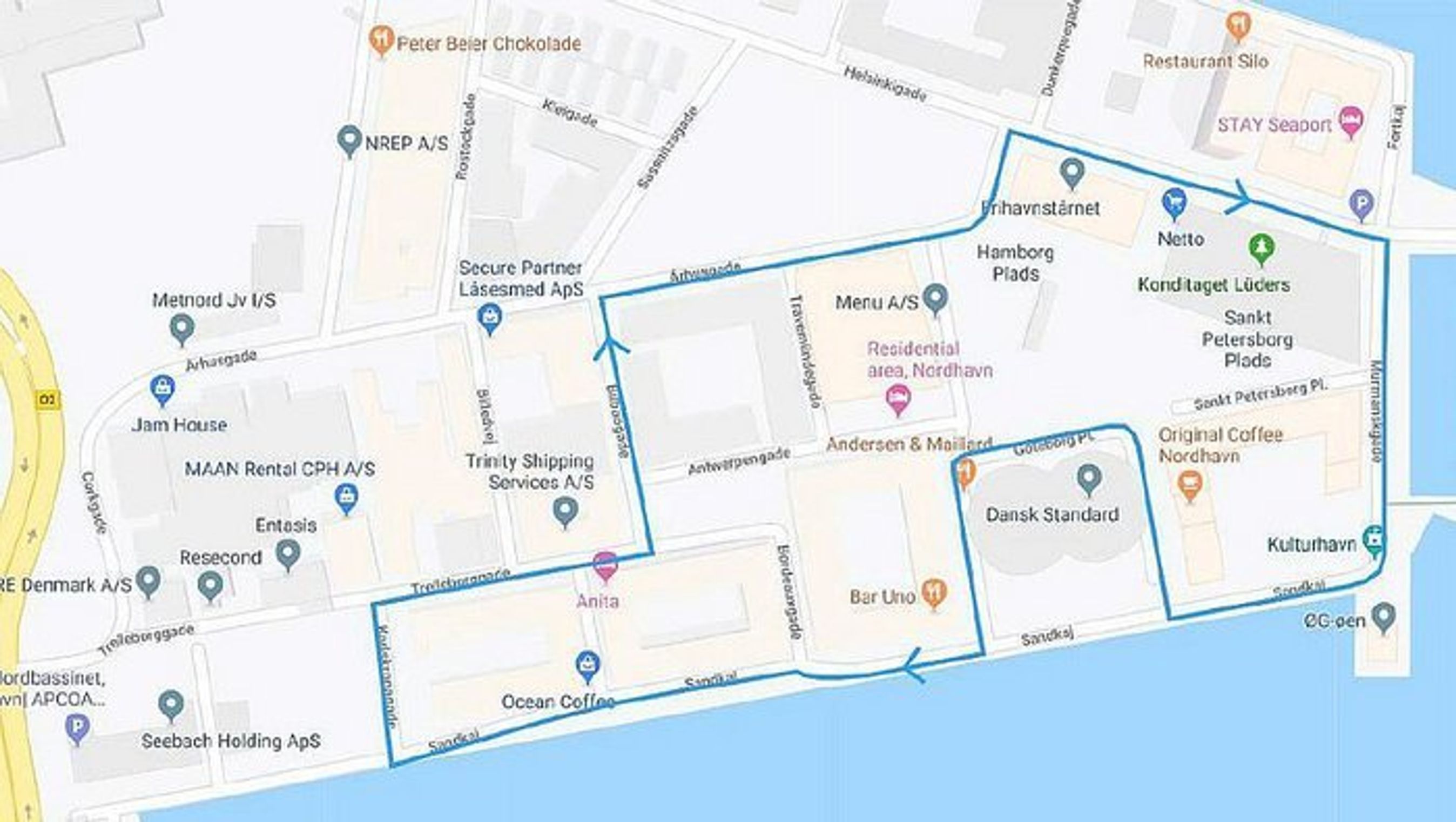 Bussen kører ad en 1,1 km lang rute med seks stoppesteder. Ruten går ikke fordi nogen af to metrostationer i området.