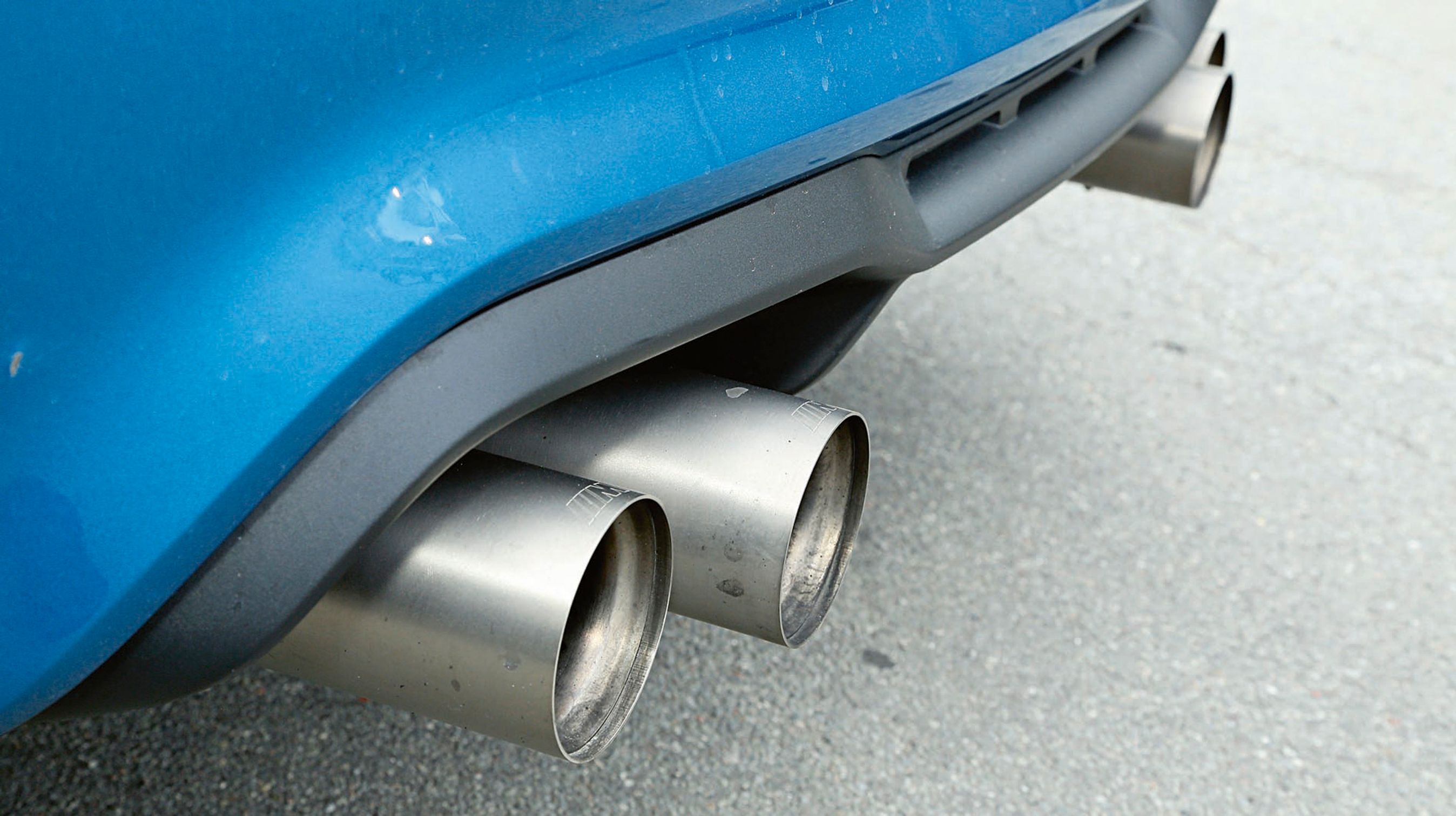 De fire potter er ikke kun til pynt, de giver også bilen en dyb brummen, som kan gøres hørbar for alle.