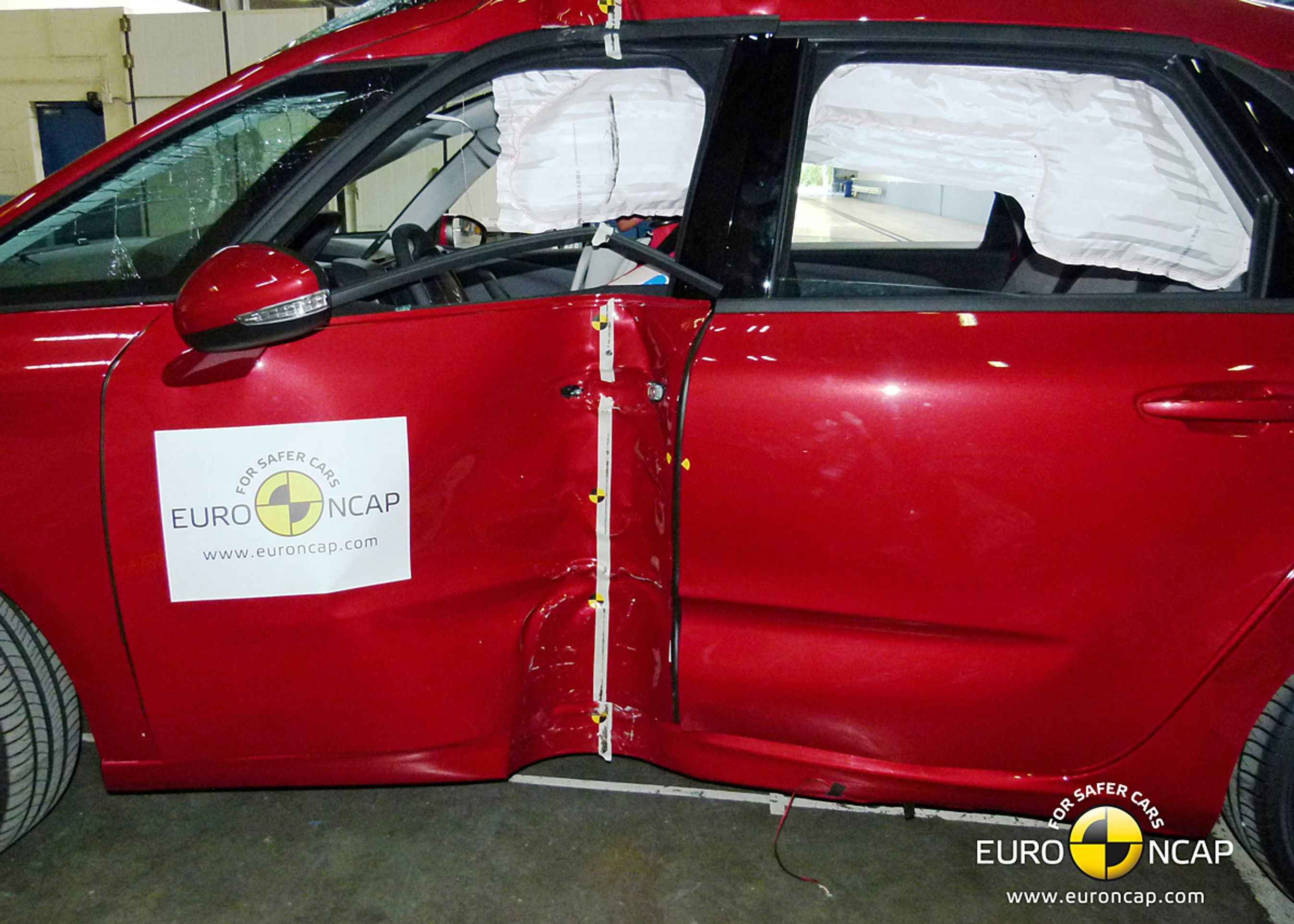 Den barske pæletest sætter C4 Picasso på en hård prøve.