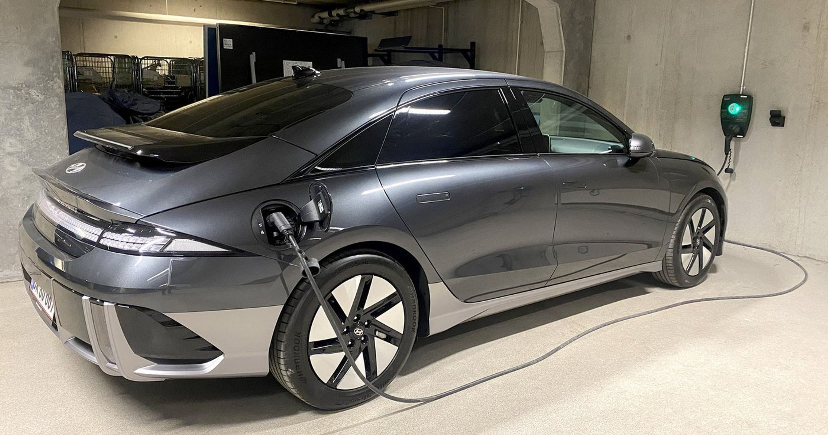 Hyundai Ioniq 6 oplades. 