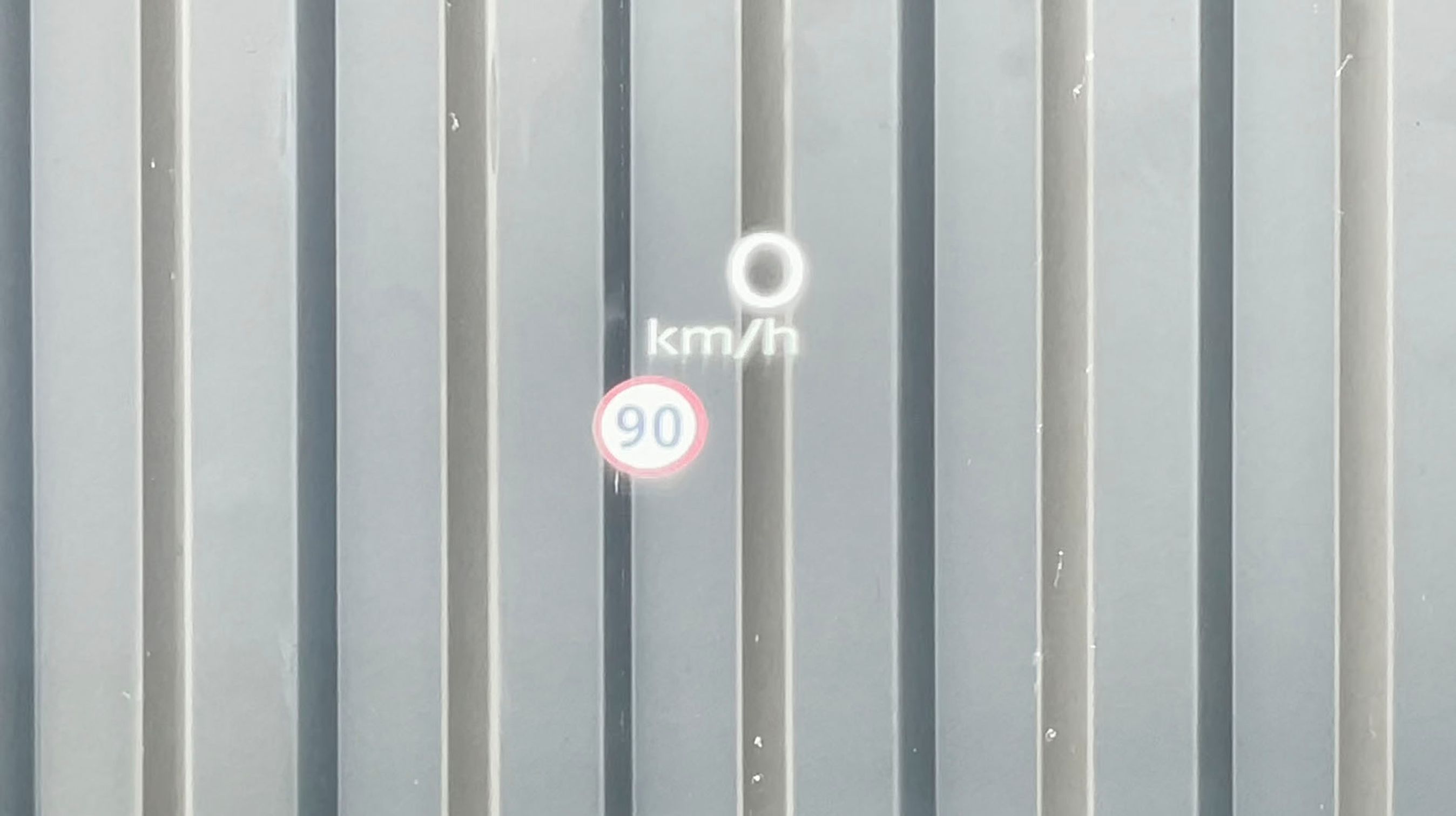 Et fint headup-display følger med topudgaven.