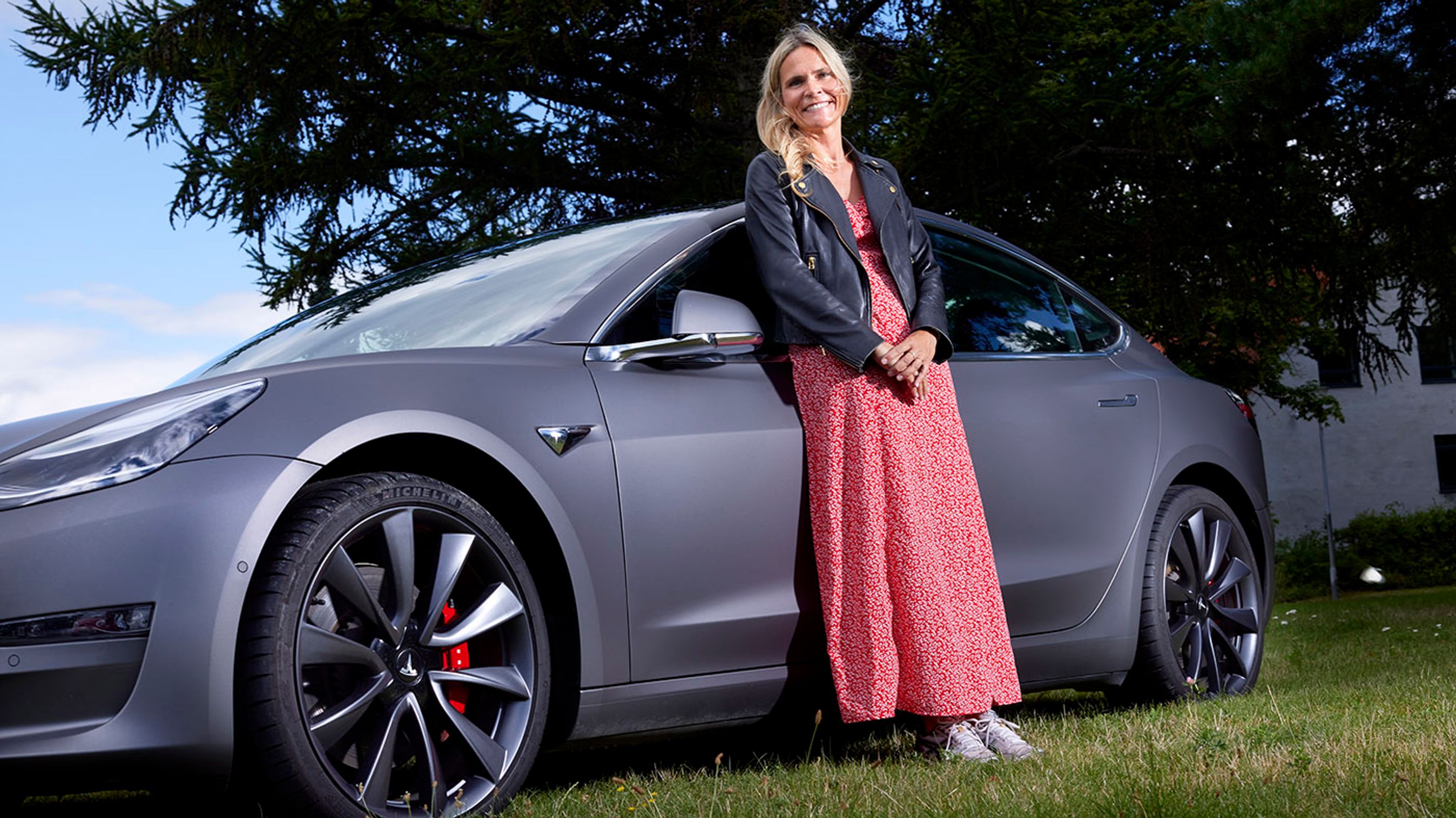 Mie Strømbergs Tesla ville gerne have en bil, der skiller sig ud og har et cool og råt udtryk