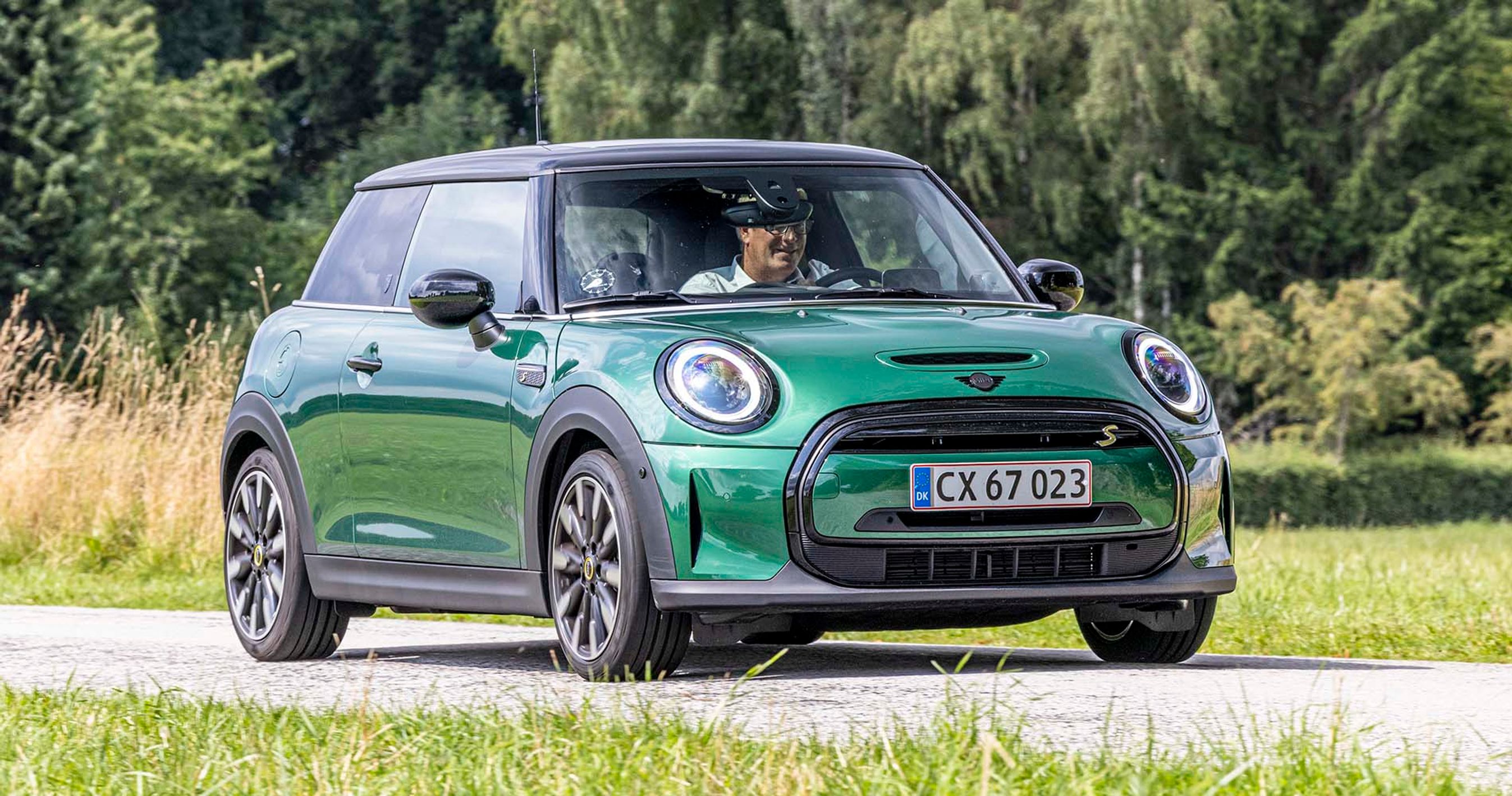 Mini Cooper SE set forfra