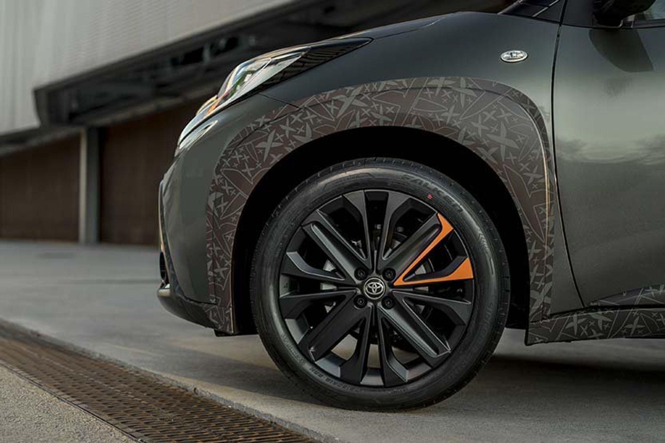 Hjulene er enorme på alle udgaver af Toyota Aygo X