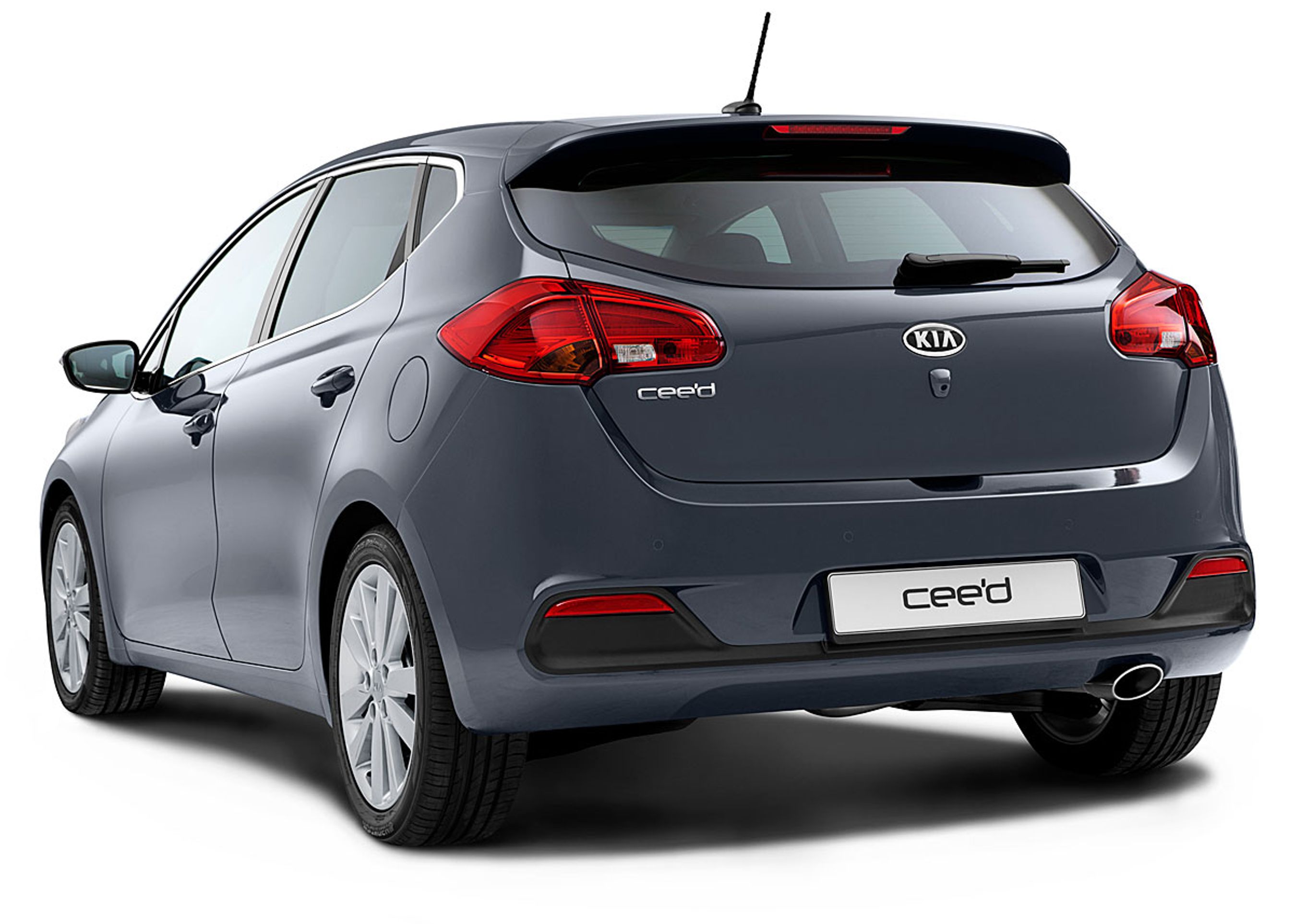 Også bagfra er Ceed meget mere moderne end den nuværende model, men det virker ikke specielt nyskabende - lidt Opel Astra og lidt Seat Leon?