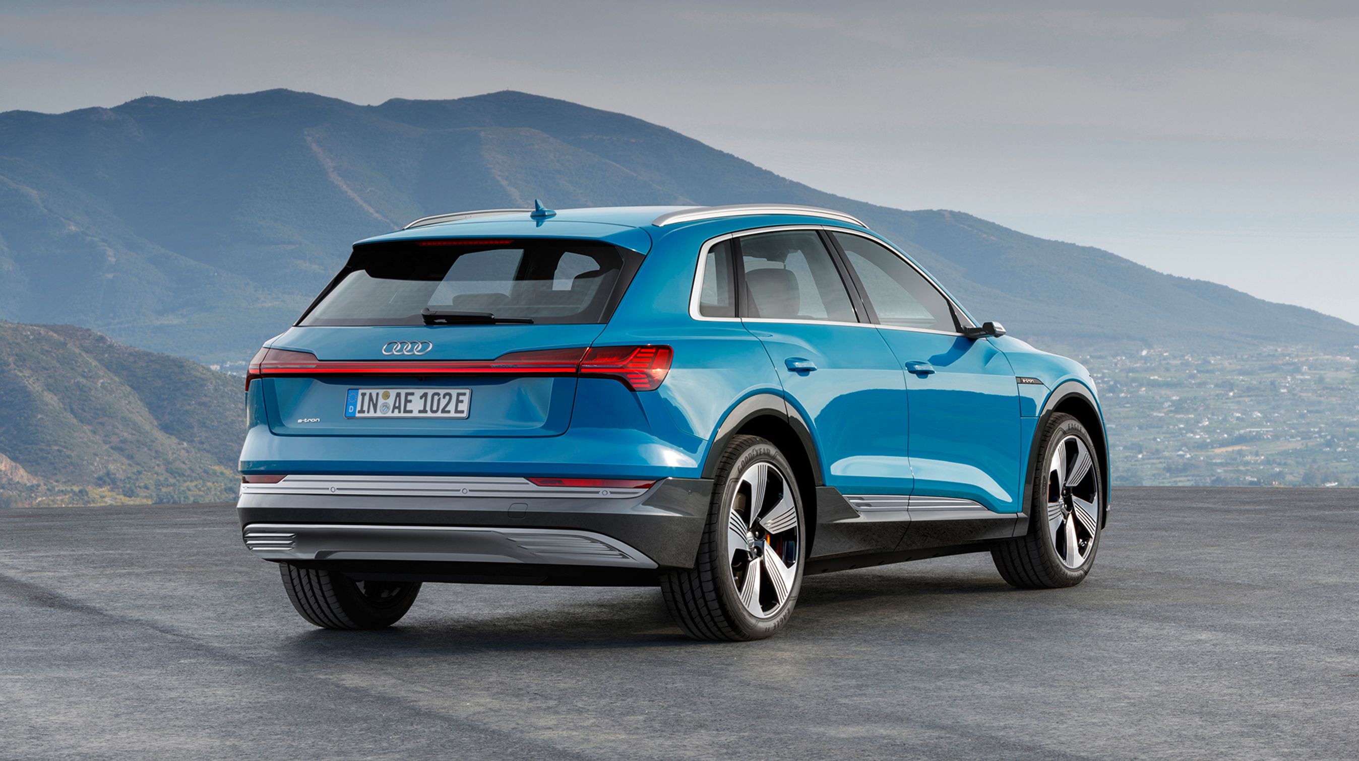 Bagfra ligner Audi E-tron de øvrige SUV-modeller fra den tyske fabrik.