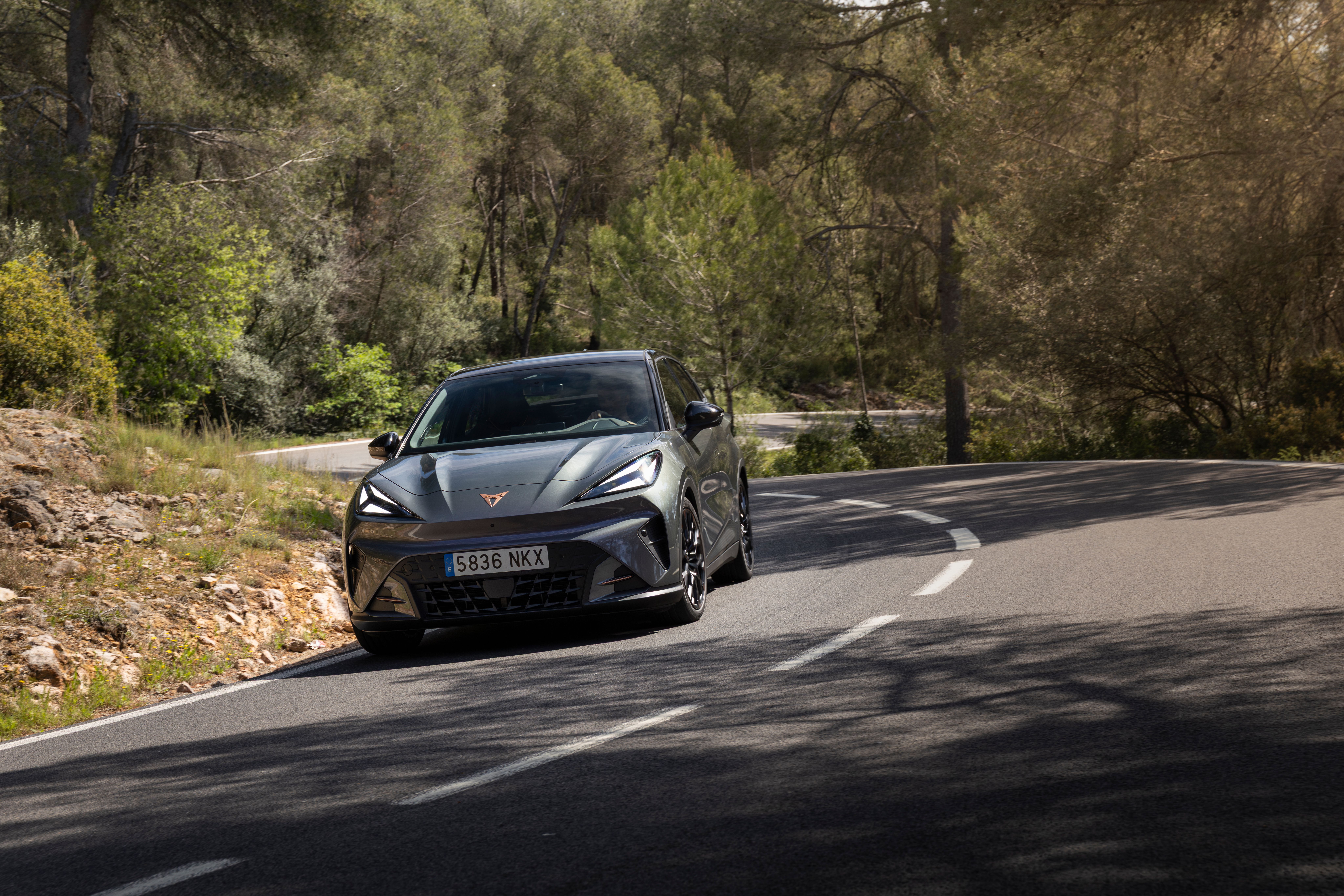 Cupra Raval 2026 set skråt forfra på præsentationen i Barcelona. 
