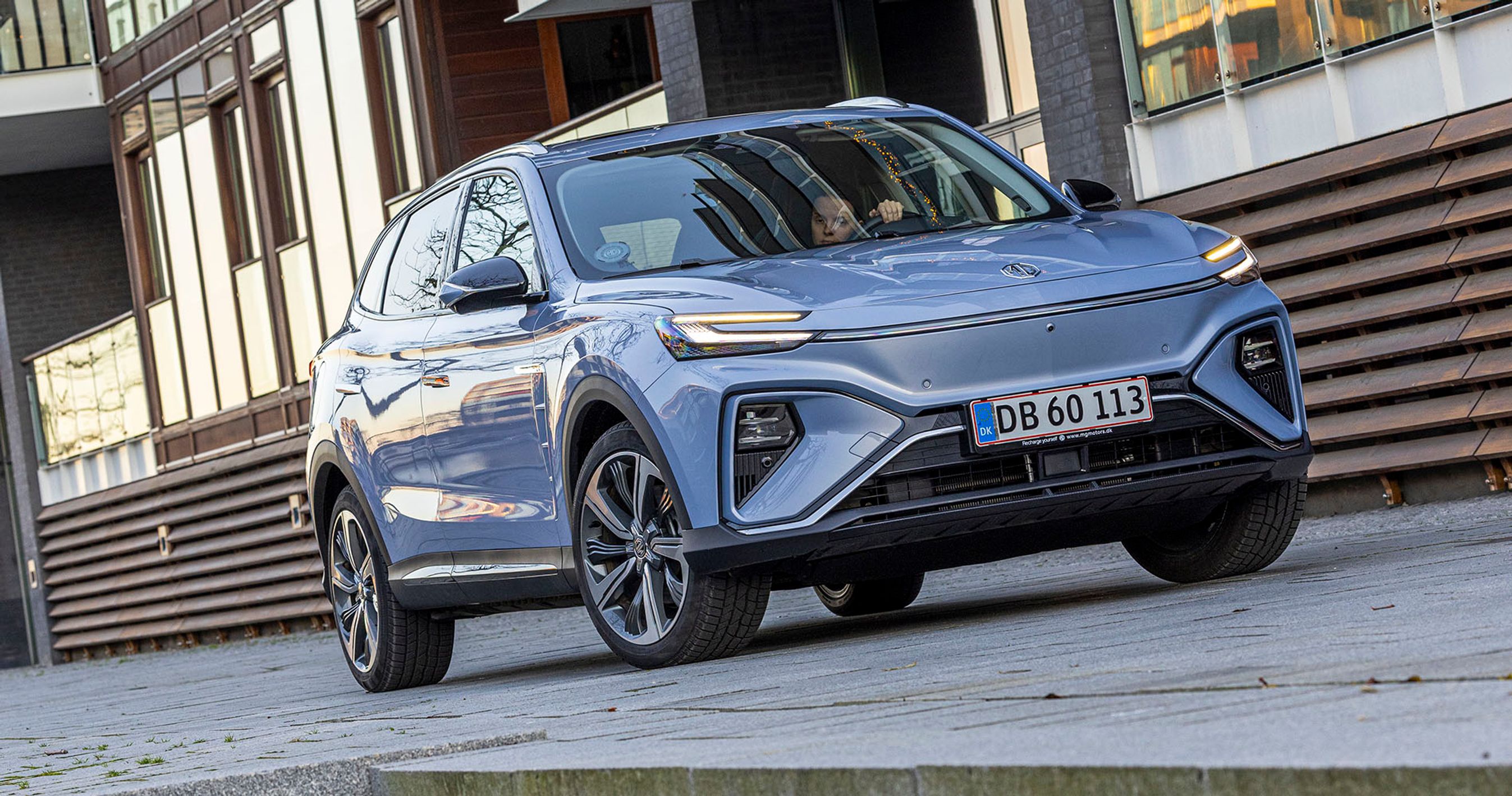 MG Marvel R set forfra