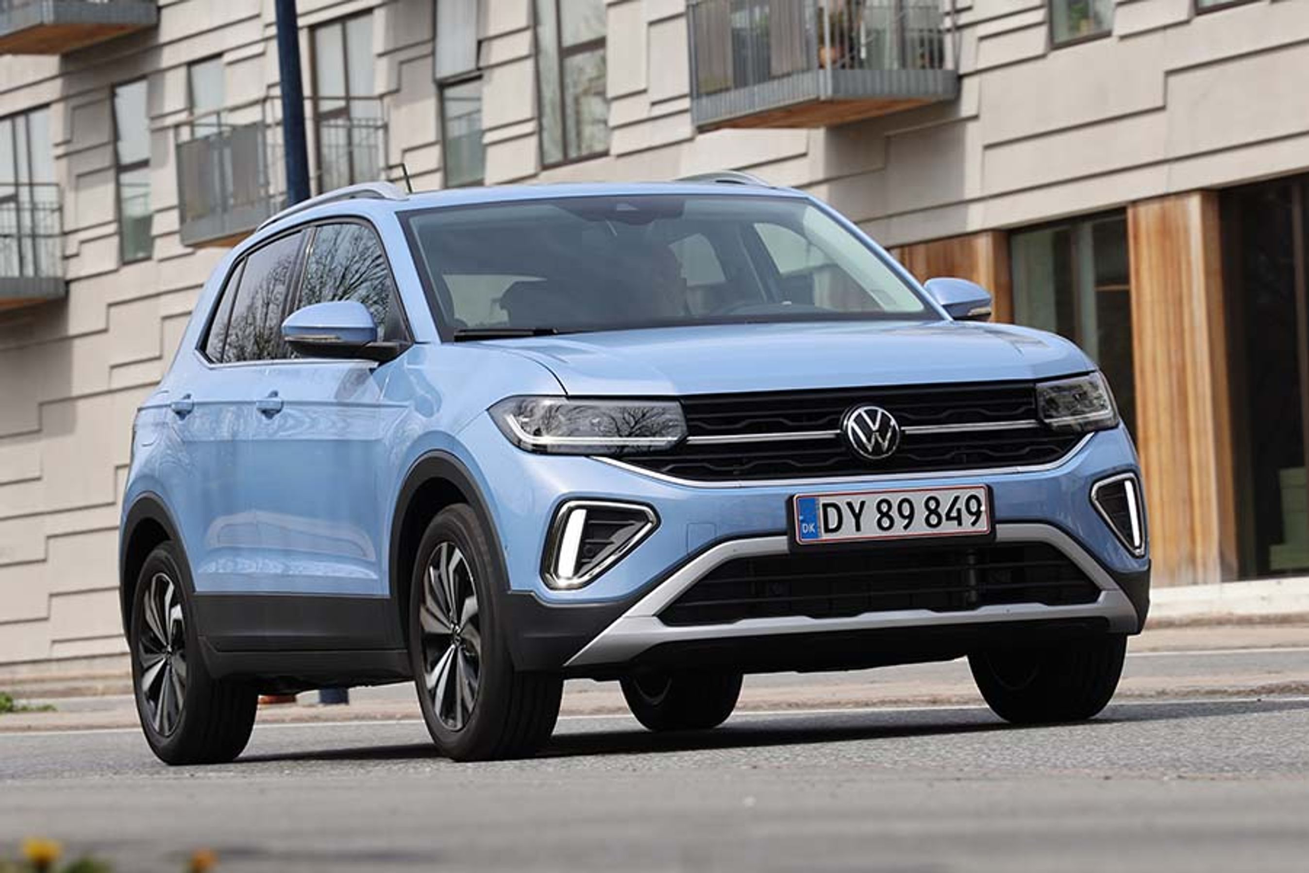 Som noget nyt kan T-Cross leveres med LED-matrixforlygter. De koster 18.500 kroner ekstra. De fungerer fint, men er ikke på niveau med dem i mærkets topmodeller.