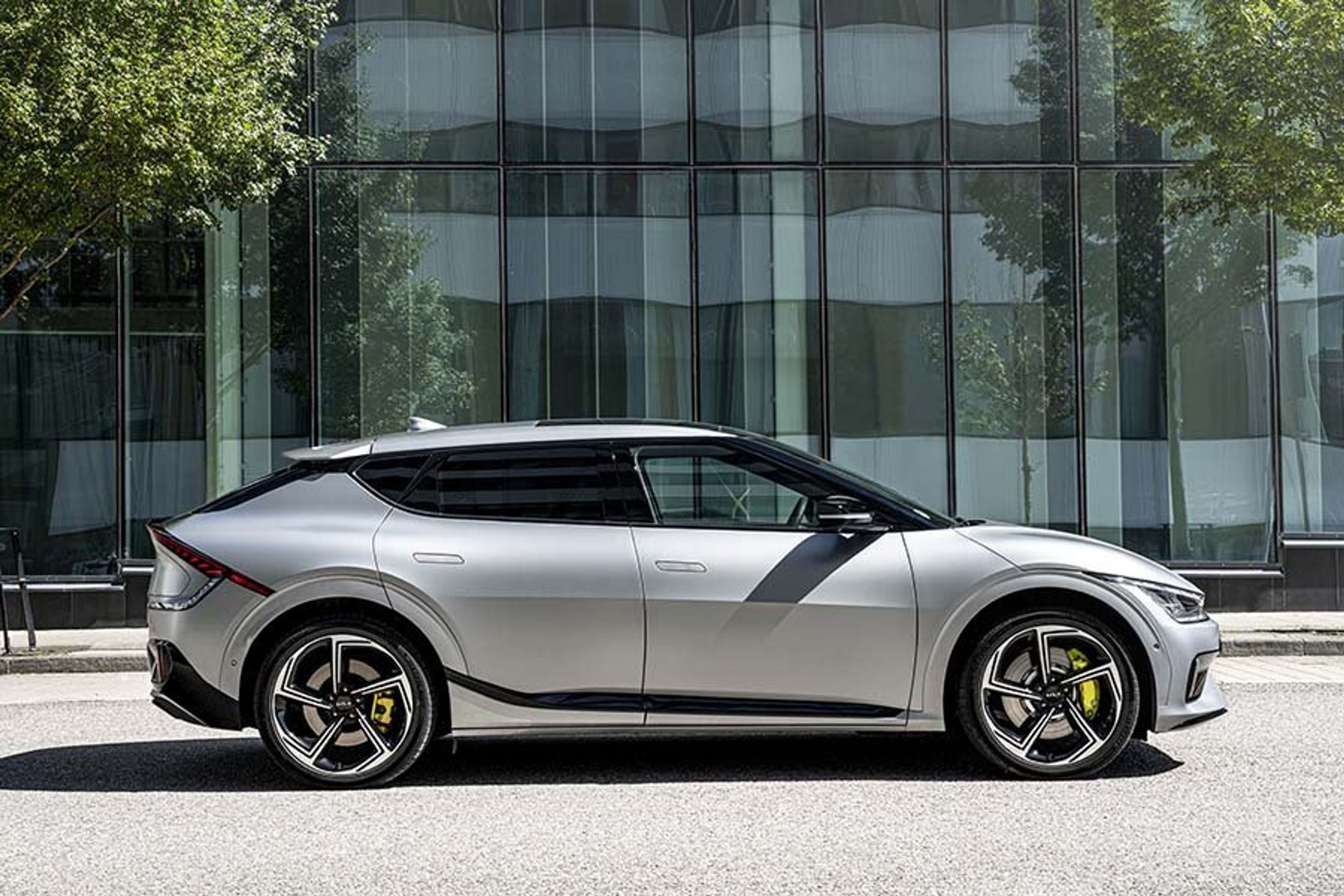 Kia EV6 GT er kun ændret marginalt i udseende. 