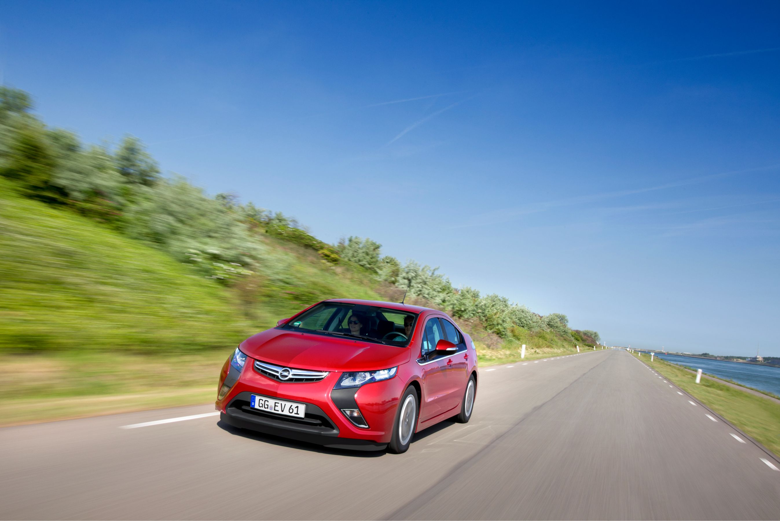 Opel Ampera blev kåret som Car of the Year 2012 på årets biludstilling i Geneve i Schweiz.