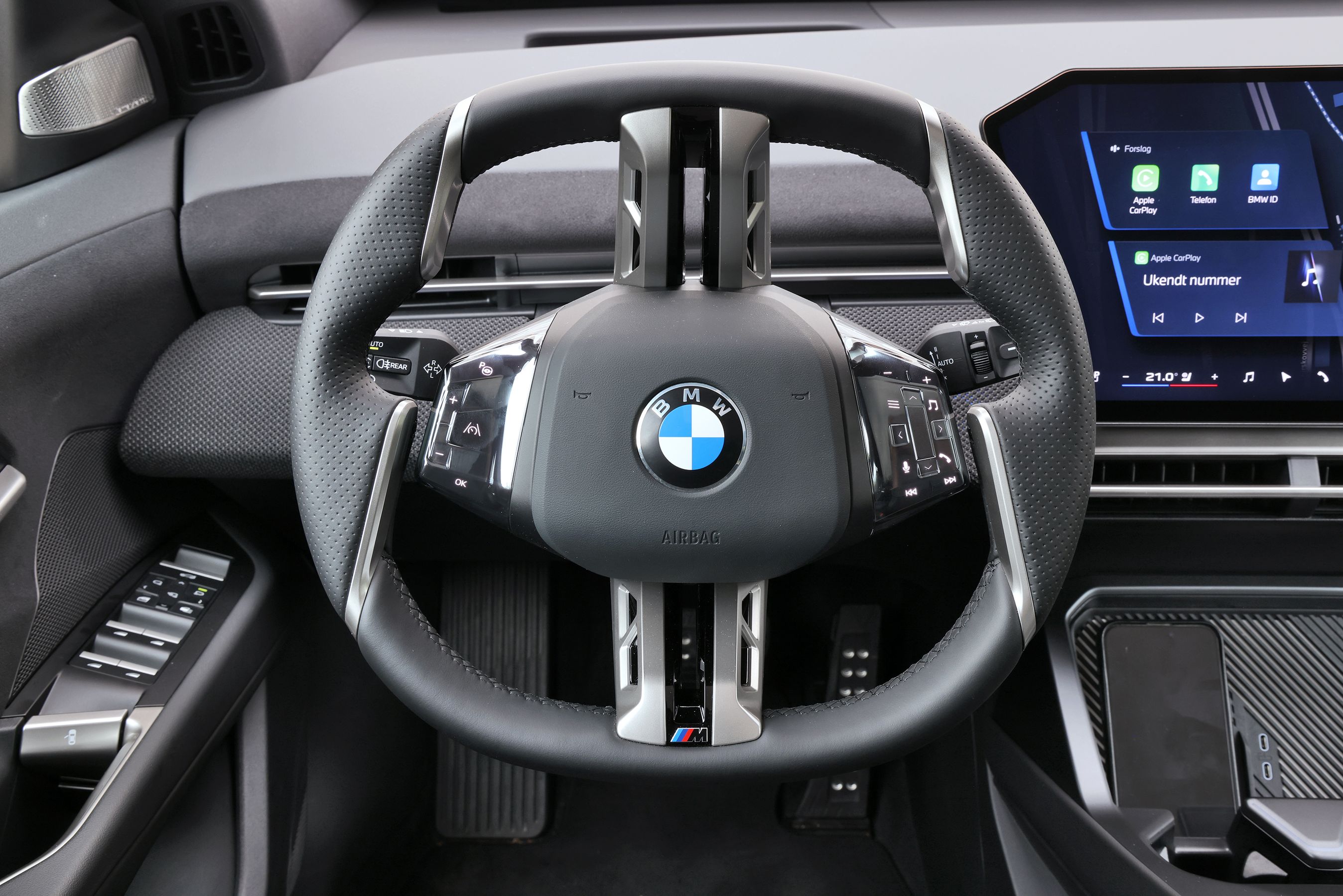 Rattet i BMW iX3 50 xDrive fra 2026.