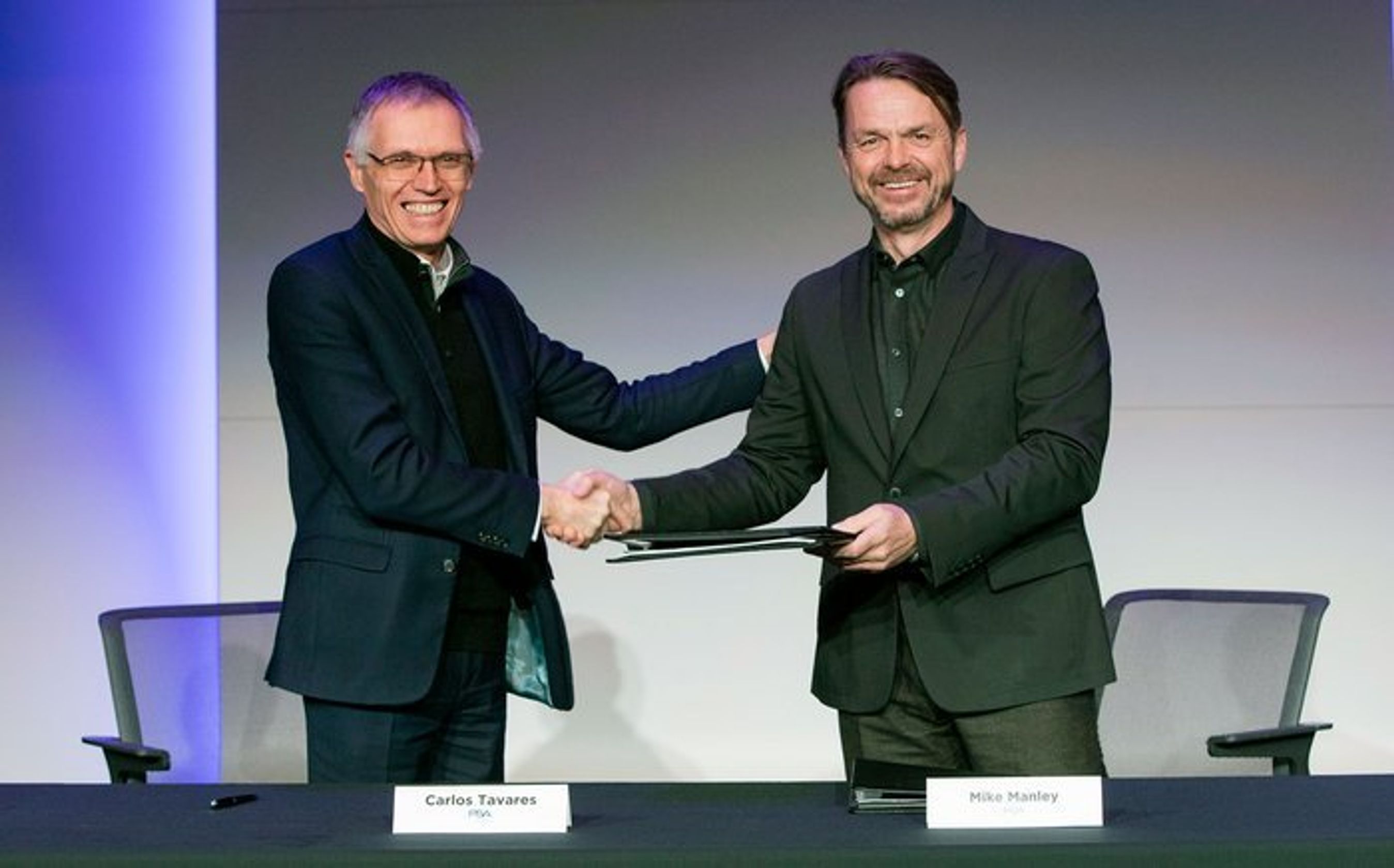 Aftalen om den ligelige fusion mellem PSA og FCA blev indgået i december 2019, men det har taget lang tid at få alt godkendt.