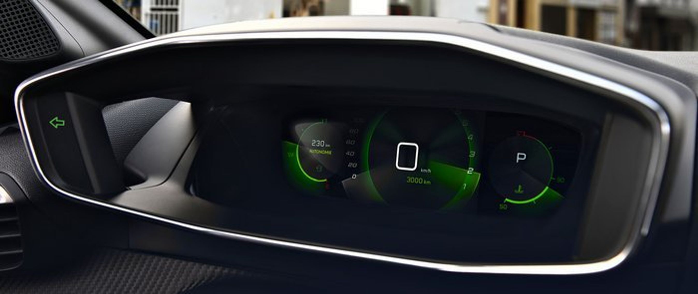 Instrumenthuset har som noget nyt en funktion, så det næsten er 3D-at se på. Tallene, der viser, hvor stærkt man kører, nærmest svæver foran de øvrige oplysninger.