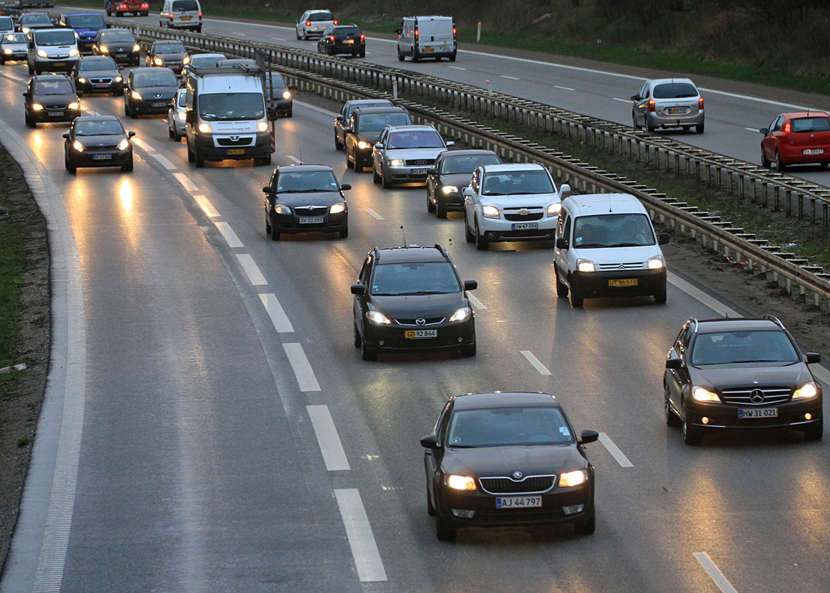 Trafikanterne har ret hurtigt vænnet sig til at bruge nødsporet i morgenmyldretiden. Særligt for bilister, der skal dreje fra ved Ring 4, er det en fordel.