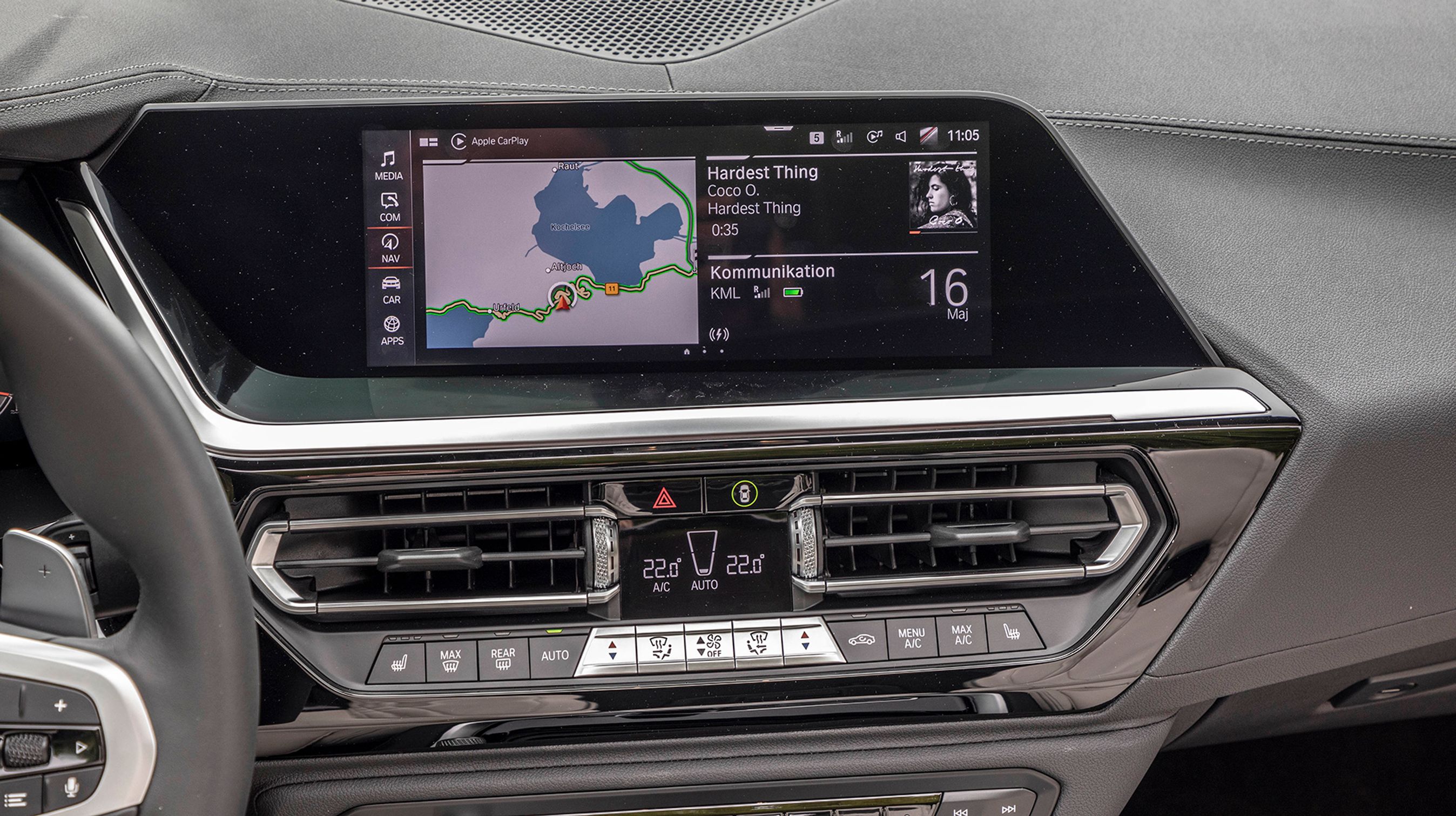 Syvende generation af BMW’s iDrive er markant bedre end forgængerne og blandt de bedste systemer generelt. Betjeningen er intuitiv, og der er rig mulighed for at personalisere menustrukturen.