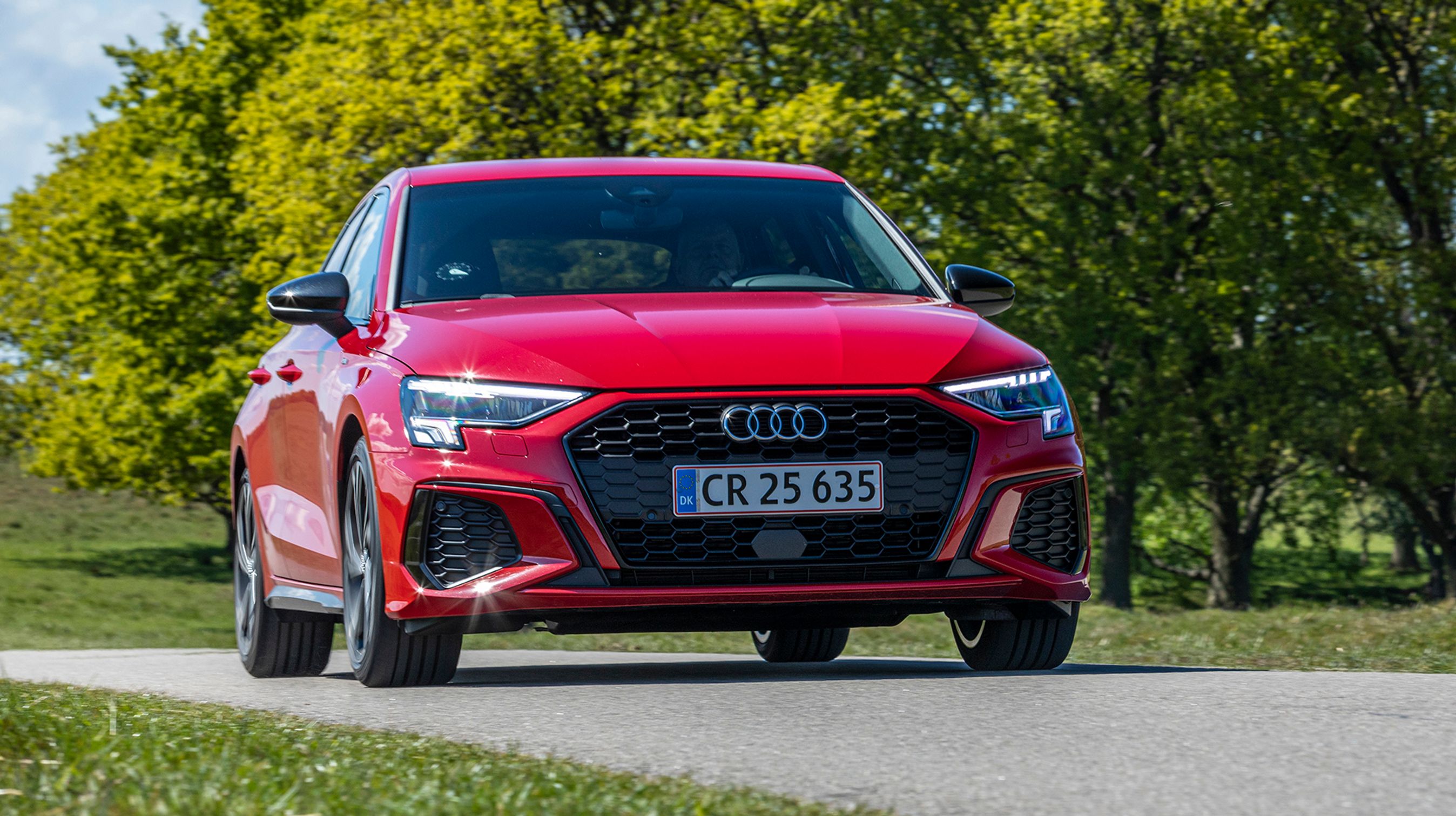 Audi eksperimenterer ikke meget med designet. Men A3 er gået fra et meget rundt design til i dag at være mere kantet og Lamborghini-agtig. 