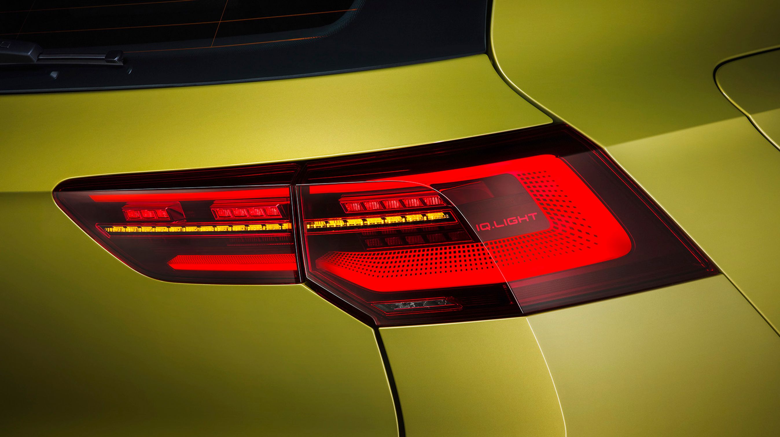 Nye LED-baglygter og lidt skarpere linjer gør bilen ny at se på.