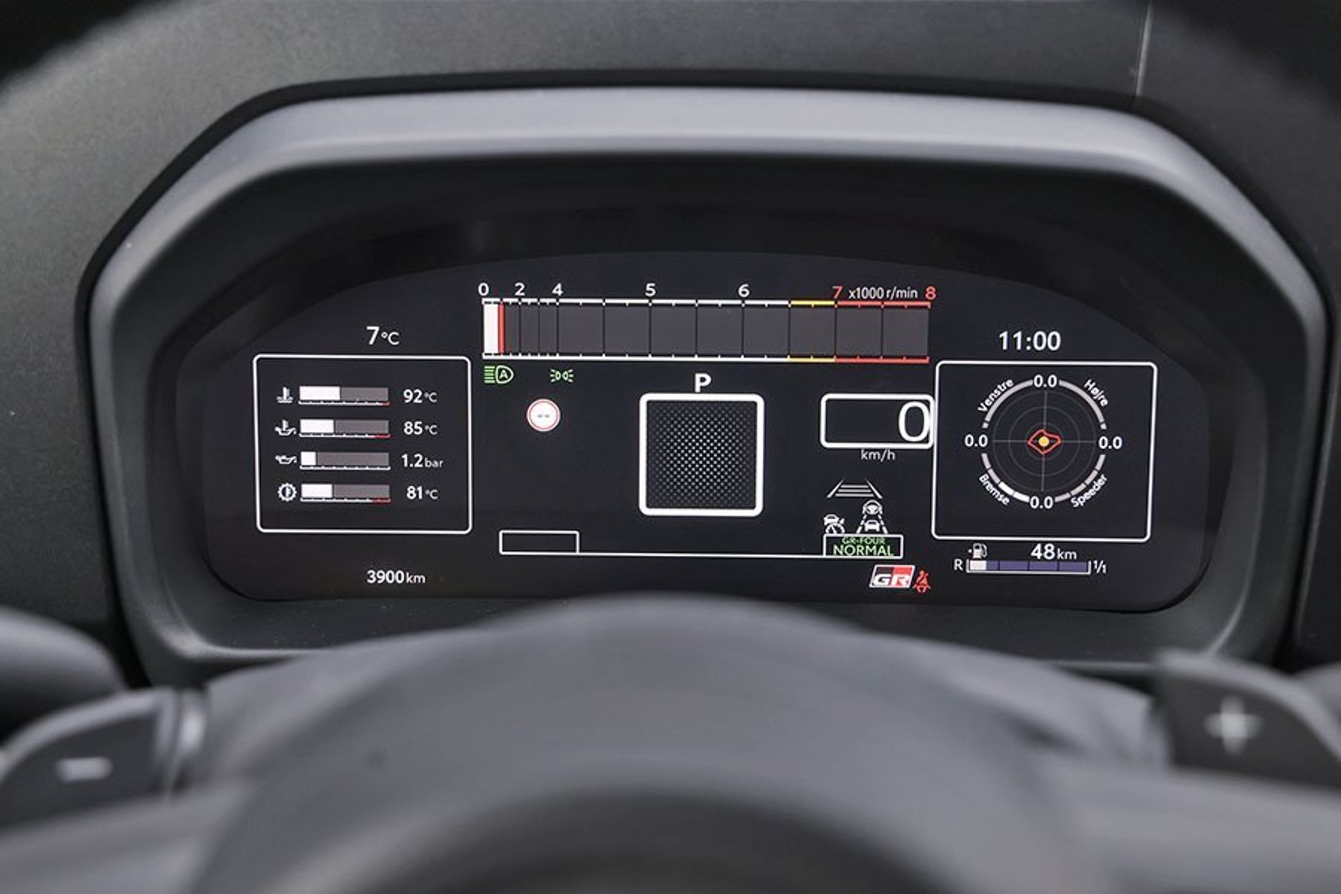 Instrumenthus i en Toyota GR Yaris