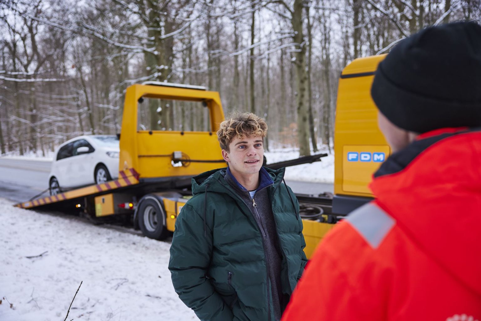Mand tilkalder vejhjælp hos FDM