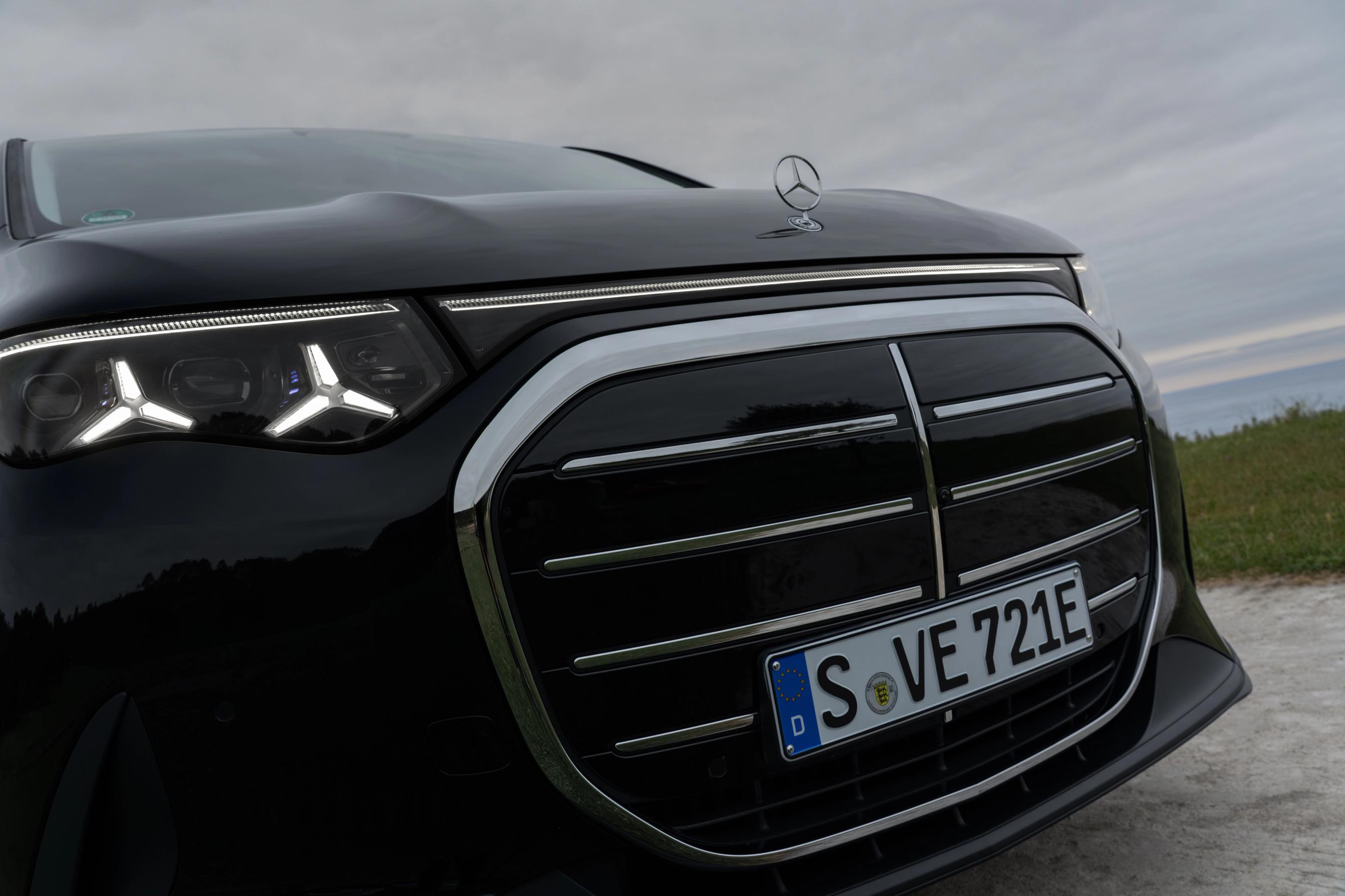 Fronten på en Mercedes-Benz VLE