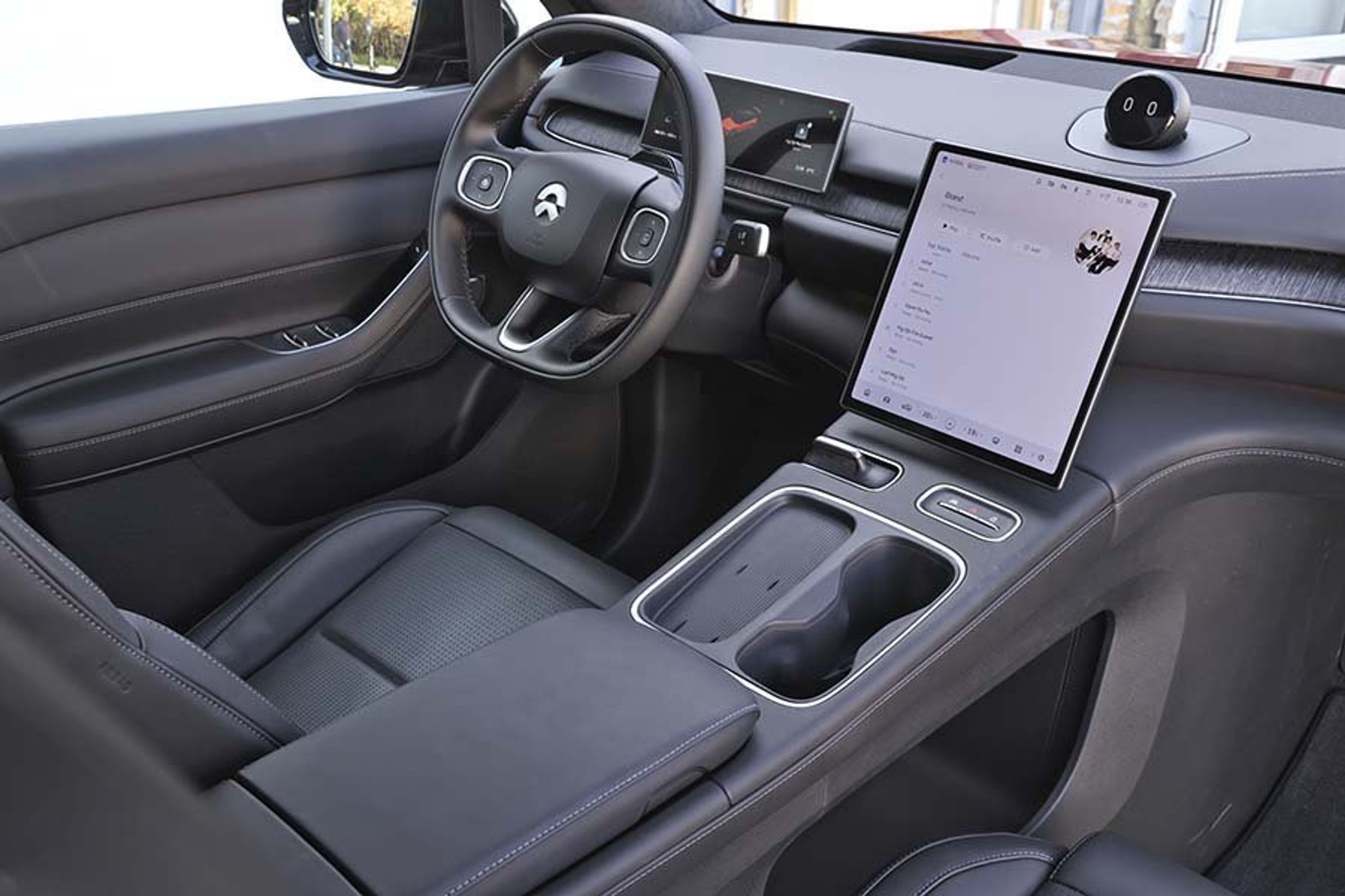 Kabinen i en Nio EL6.