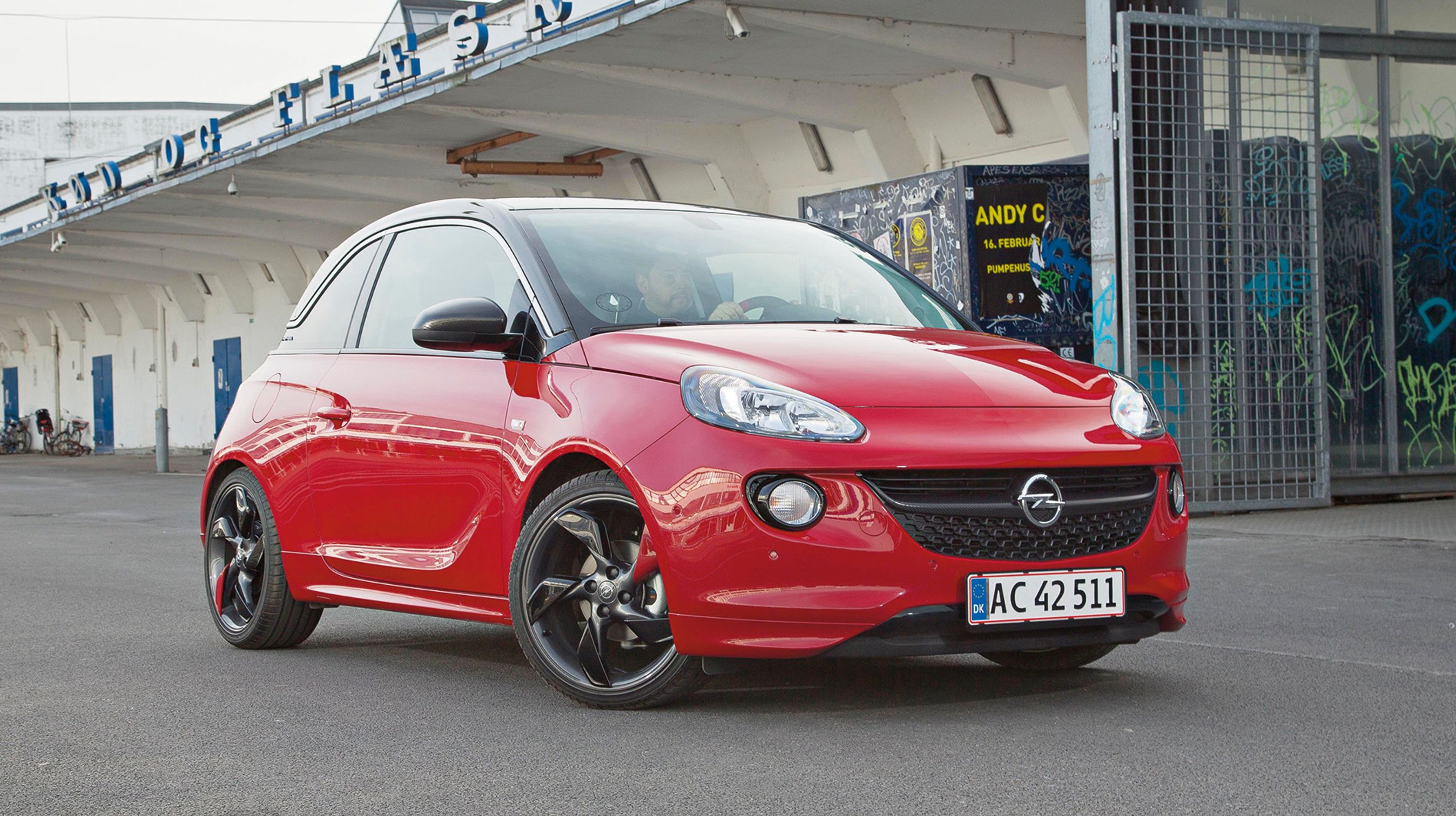 Den lille Opel Adam er et sjovt bekendtskab, og dens udstyr, farver  og design gør det muligt at få bilen, helt som man vil have den.