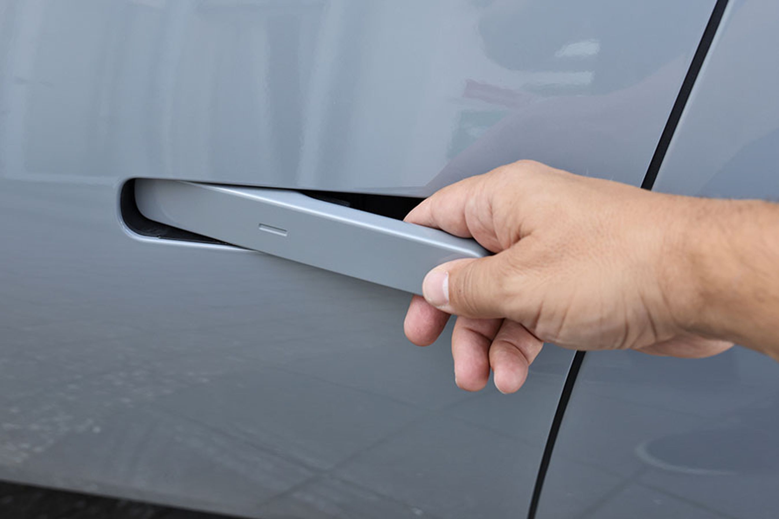 Dørgrebene er af den type, der vipper udad. Det er bestemt ikke den mest brugervenlige løsning.