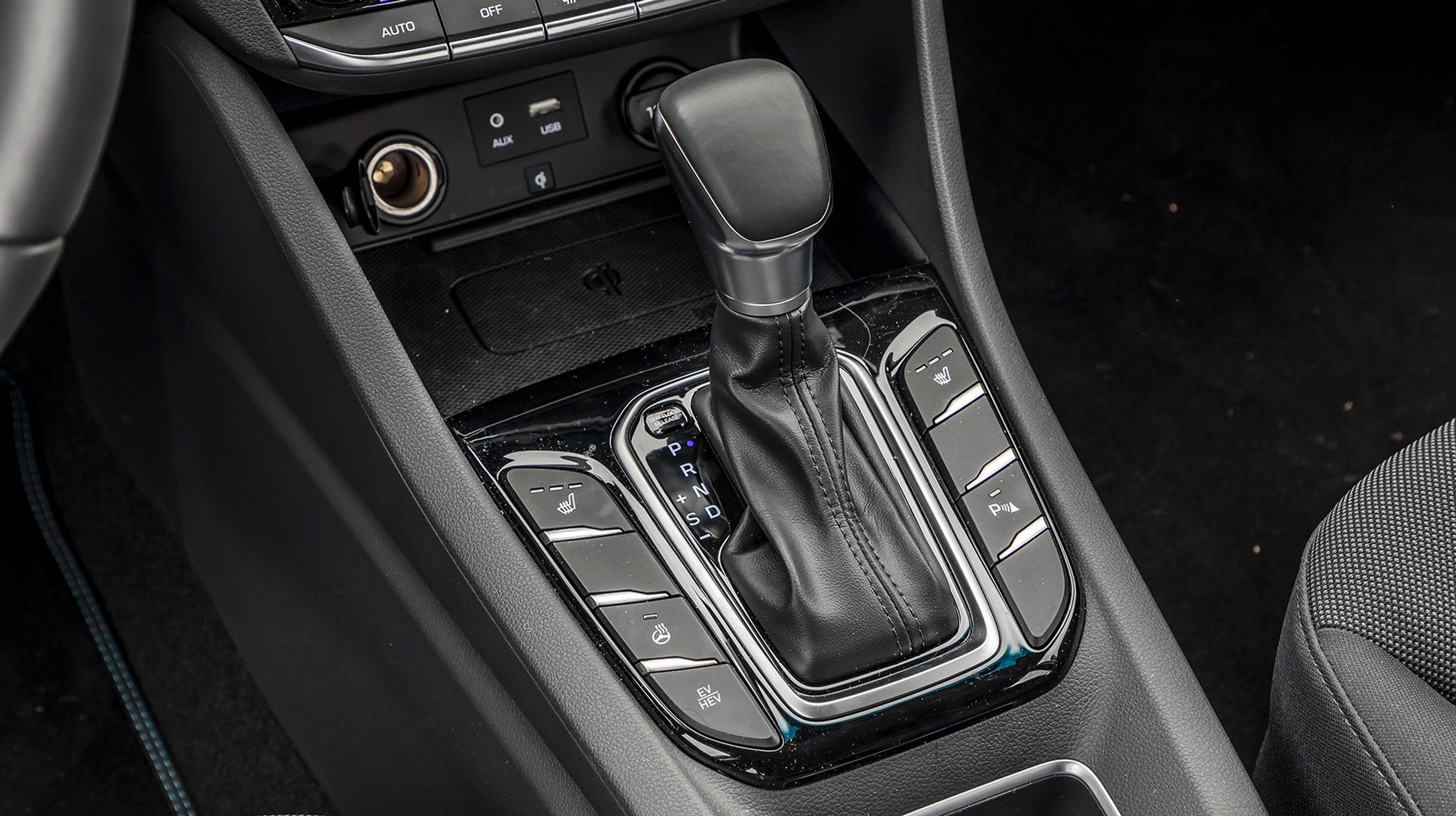 Automatgearet er af dobbeltkoblingstypen og har i alt seks gear. Det skifter pænt og er med til at gøre kørslen ret afslappet.