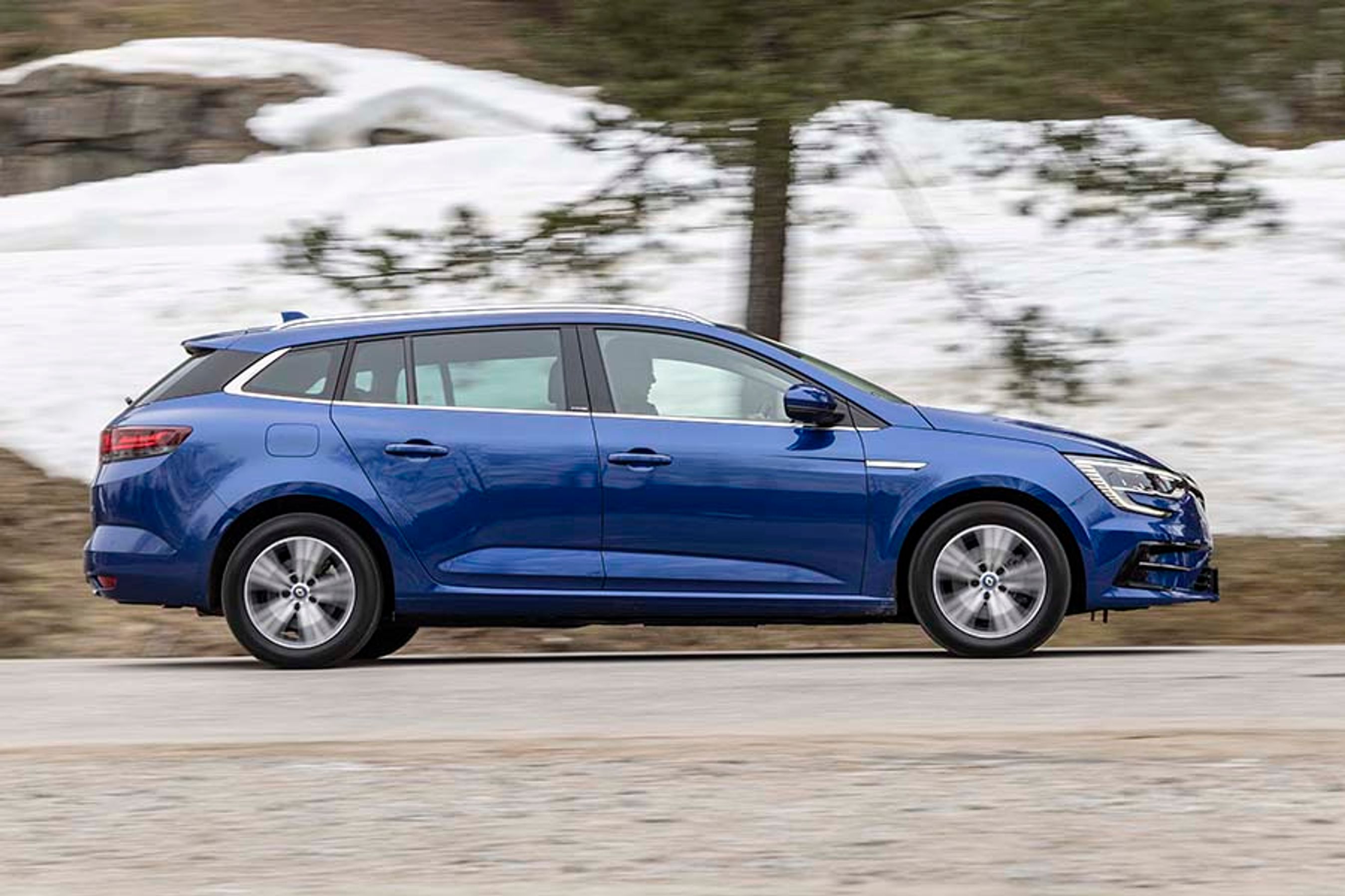 Stationcarudgaven af Megane fås også som plugin-hybrid. Batteriet stjæler en del af bagagerummets plads.