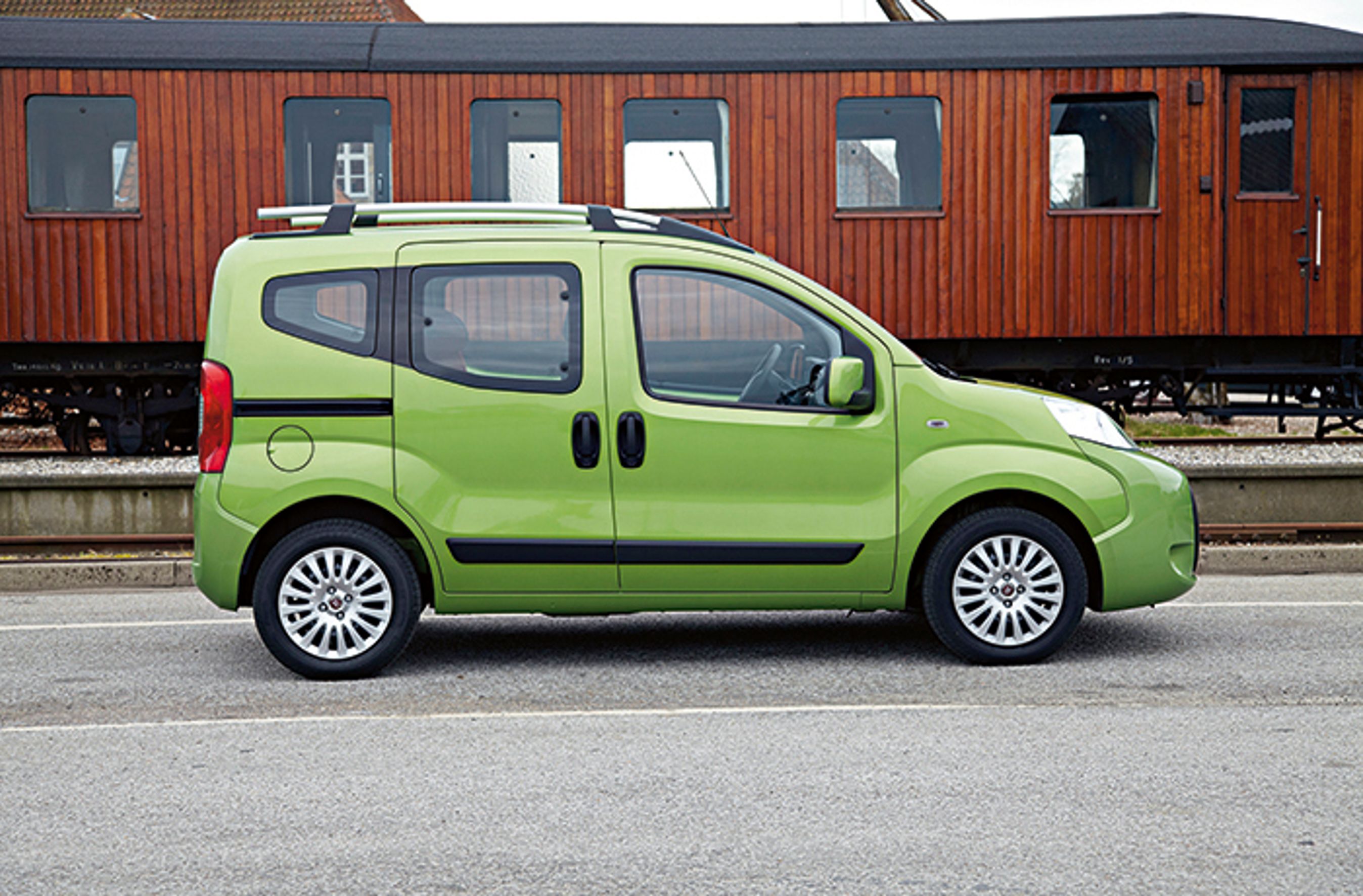 Fiat Qubo fra siden