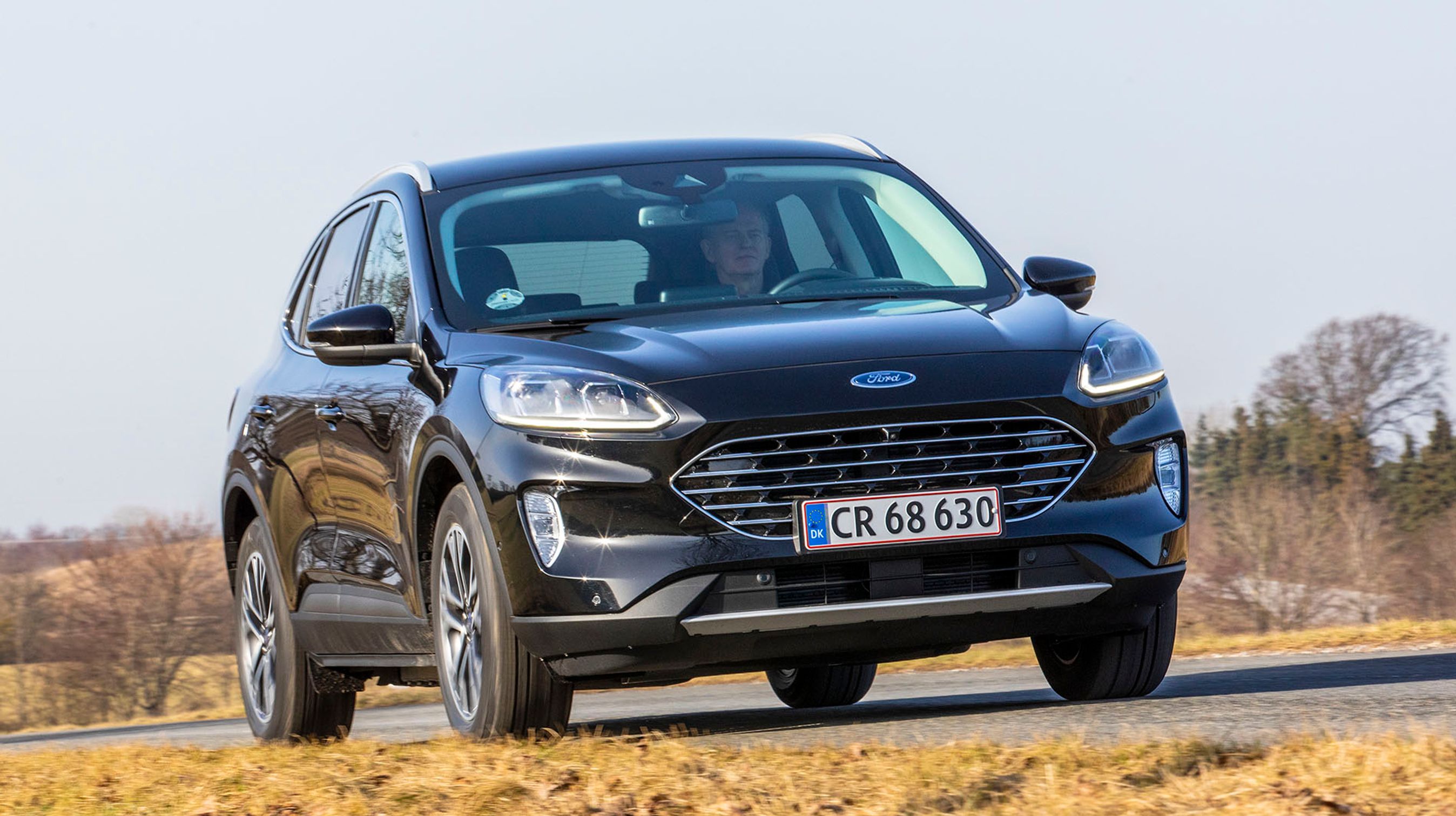 Plugin-hybrider er blevet meget populære i Danmark, da de både kan køre på el og benzin. Vi har testet Danmarks mest solgte i form af Ford Kuga Plugin Hybrid.