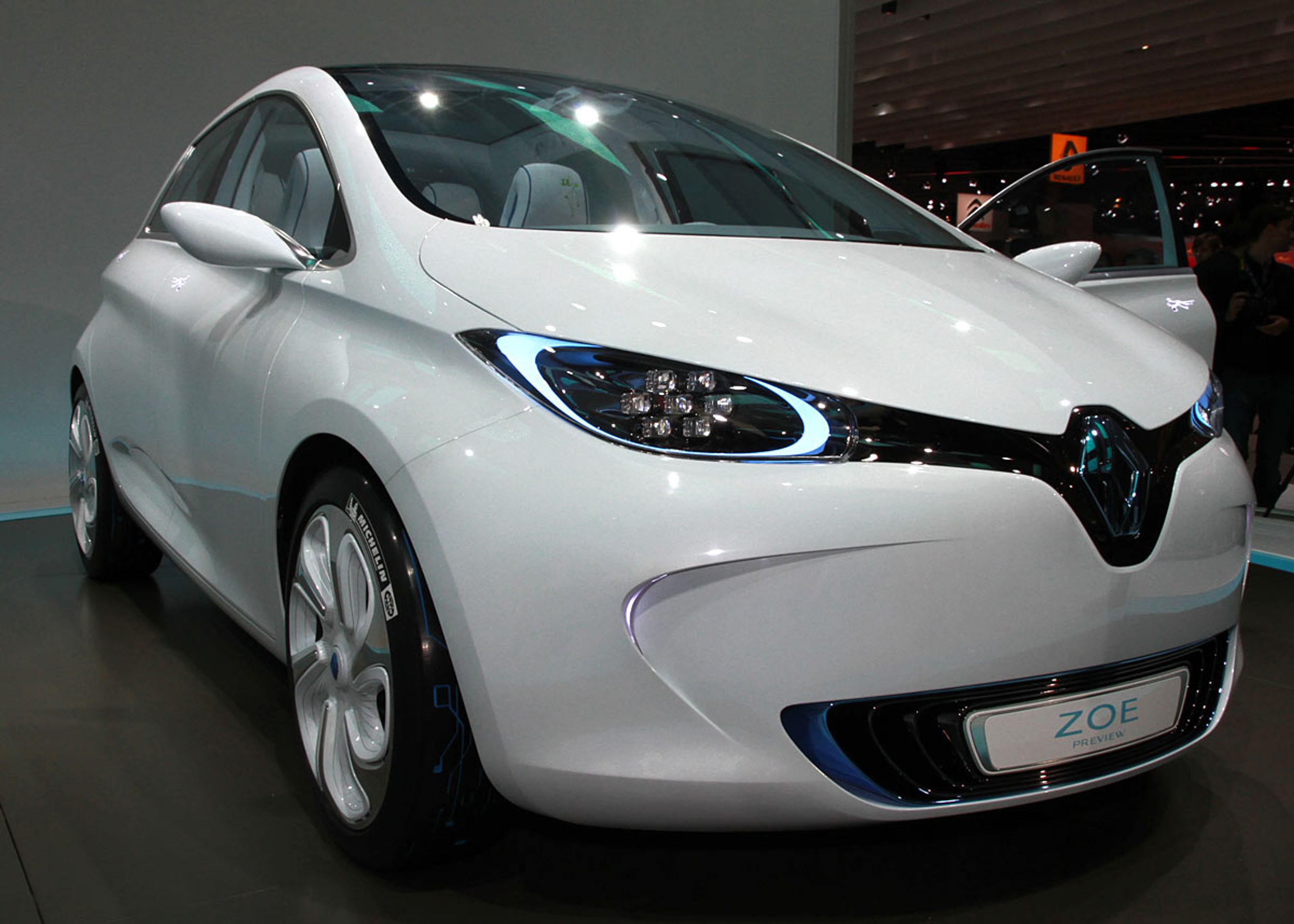 Zoe blev præsenteret på biludstillingen i Paris. Det er stadig i konceptform, men der er 95 procent lighed med produktionsmodellen.