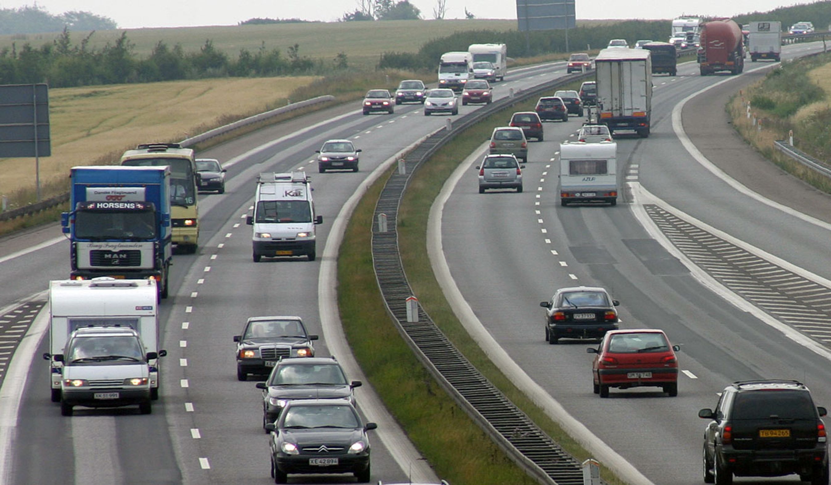 Campingvogne må med særlig godkendelse snart køre 100 km/t. på motorveje.