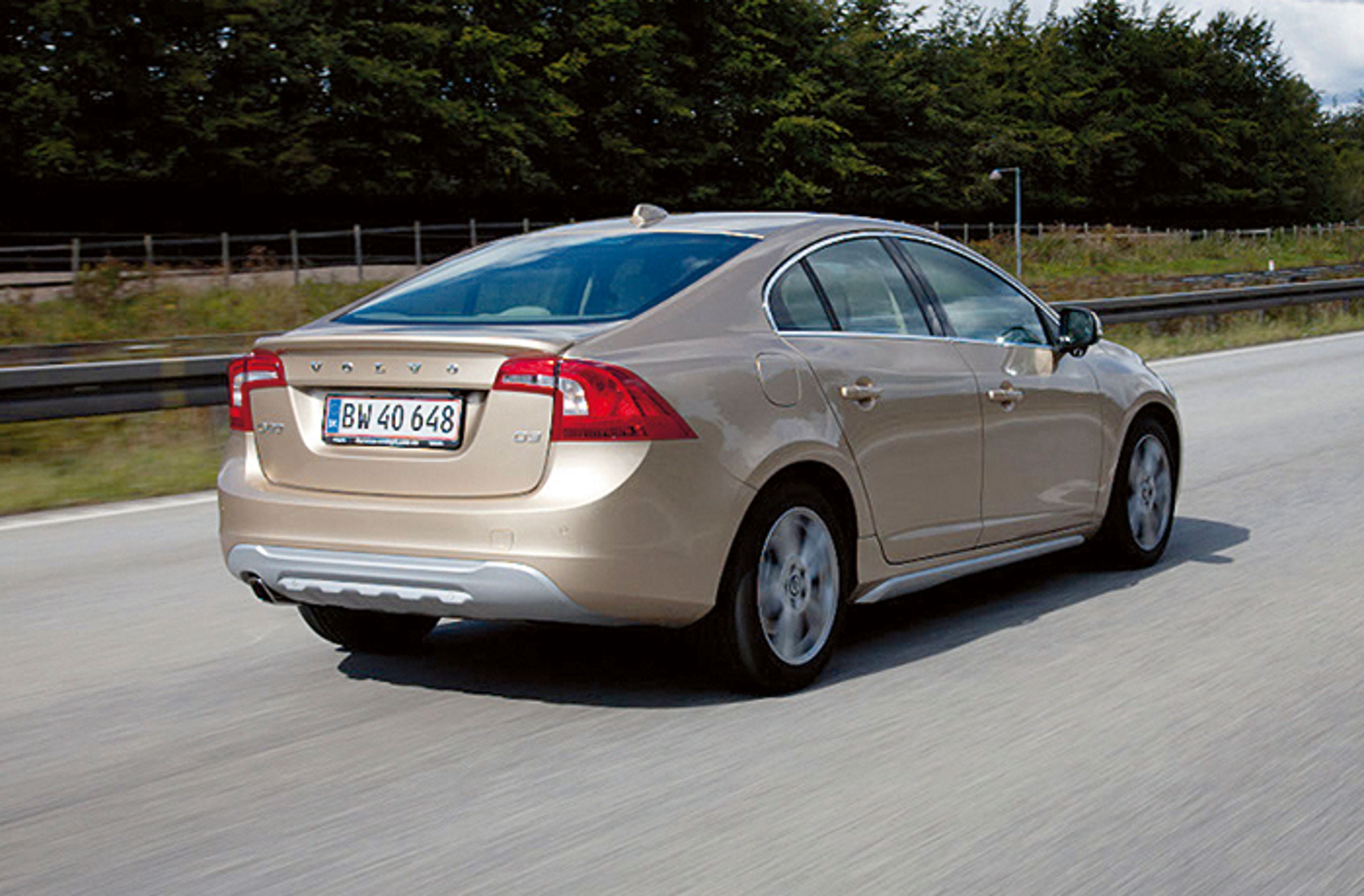 Volvo S60 ser flot ud bagfra