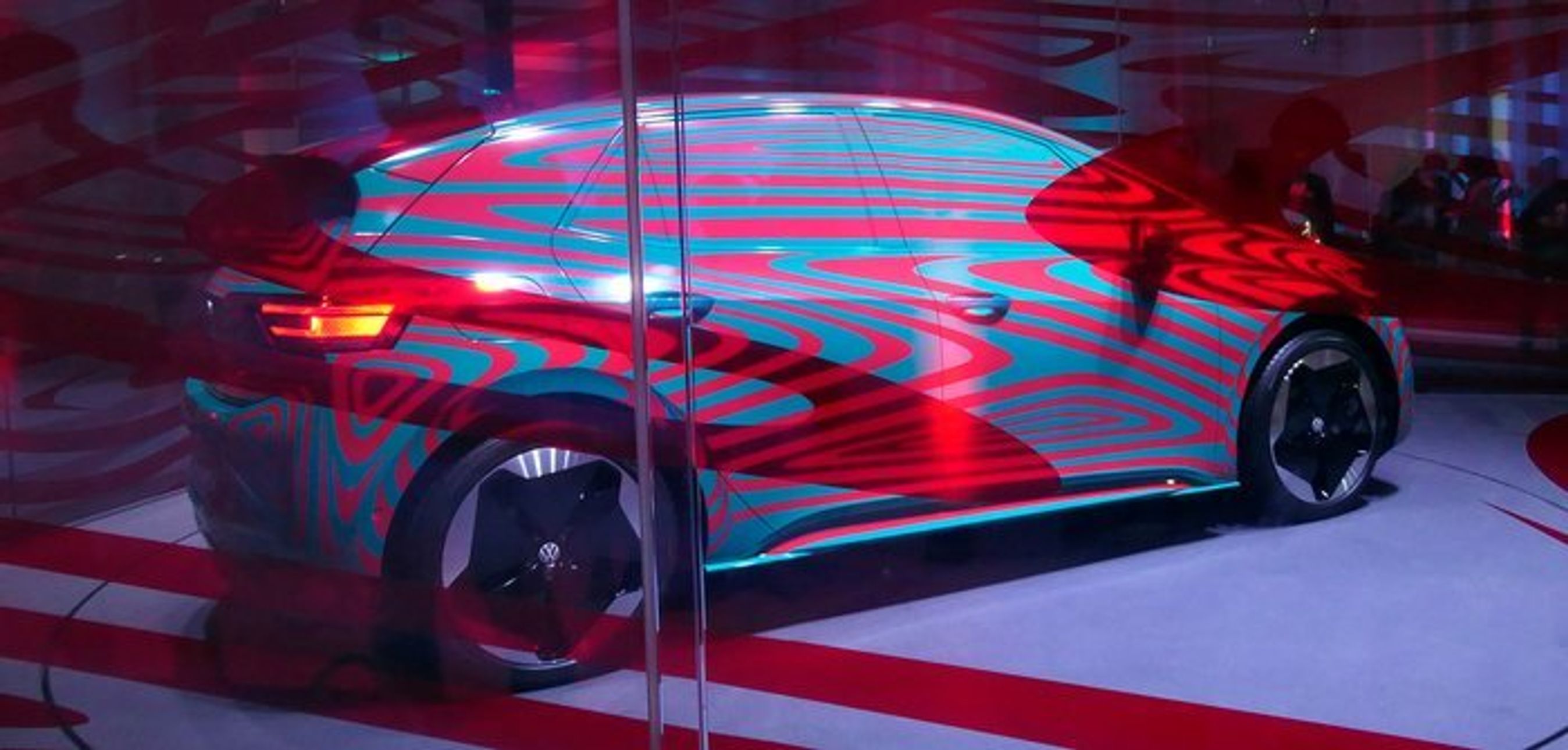 VW ID.3 i sit glasbur i Berlin.