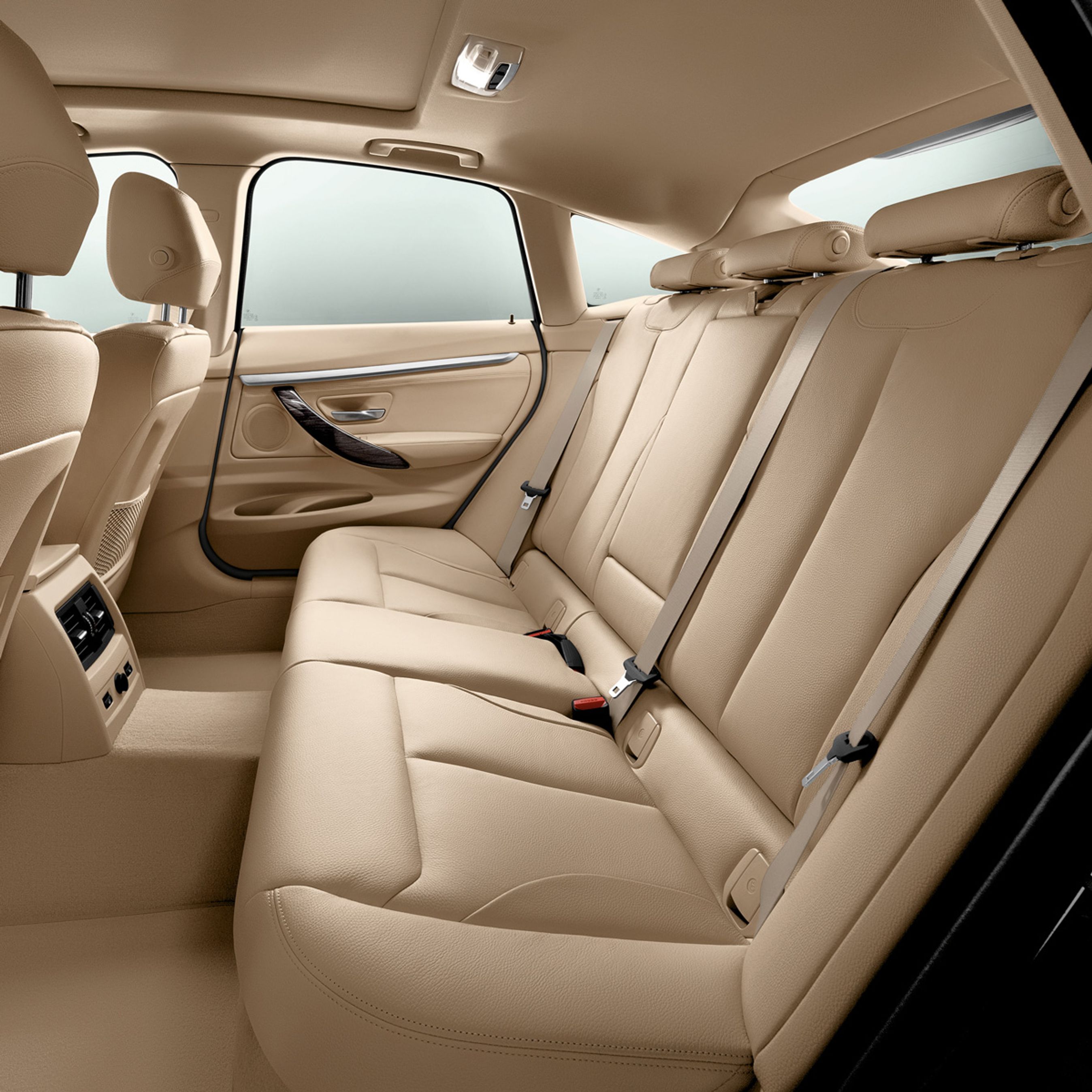 Der bliver markant mere bagsædepalds i GT-versionen end i sedan og stationcar. Desuden sidder man højere.